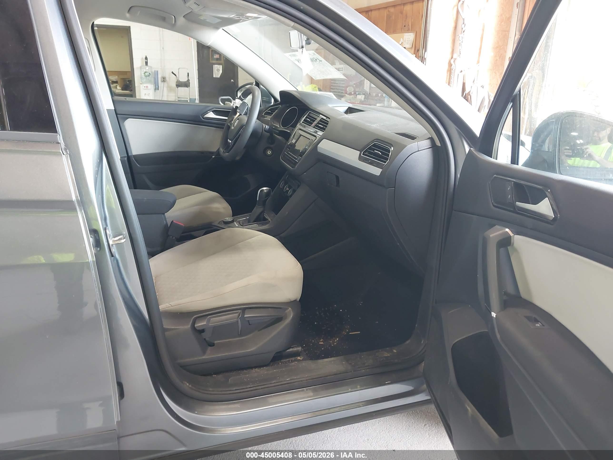 VOLKSWAGEN TIGUAN image 5