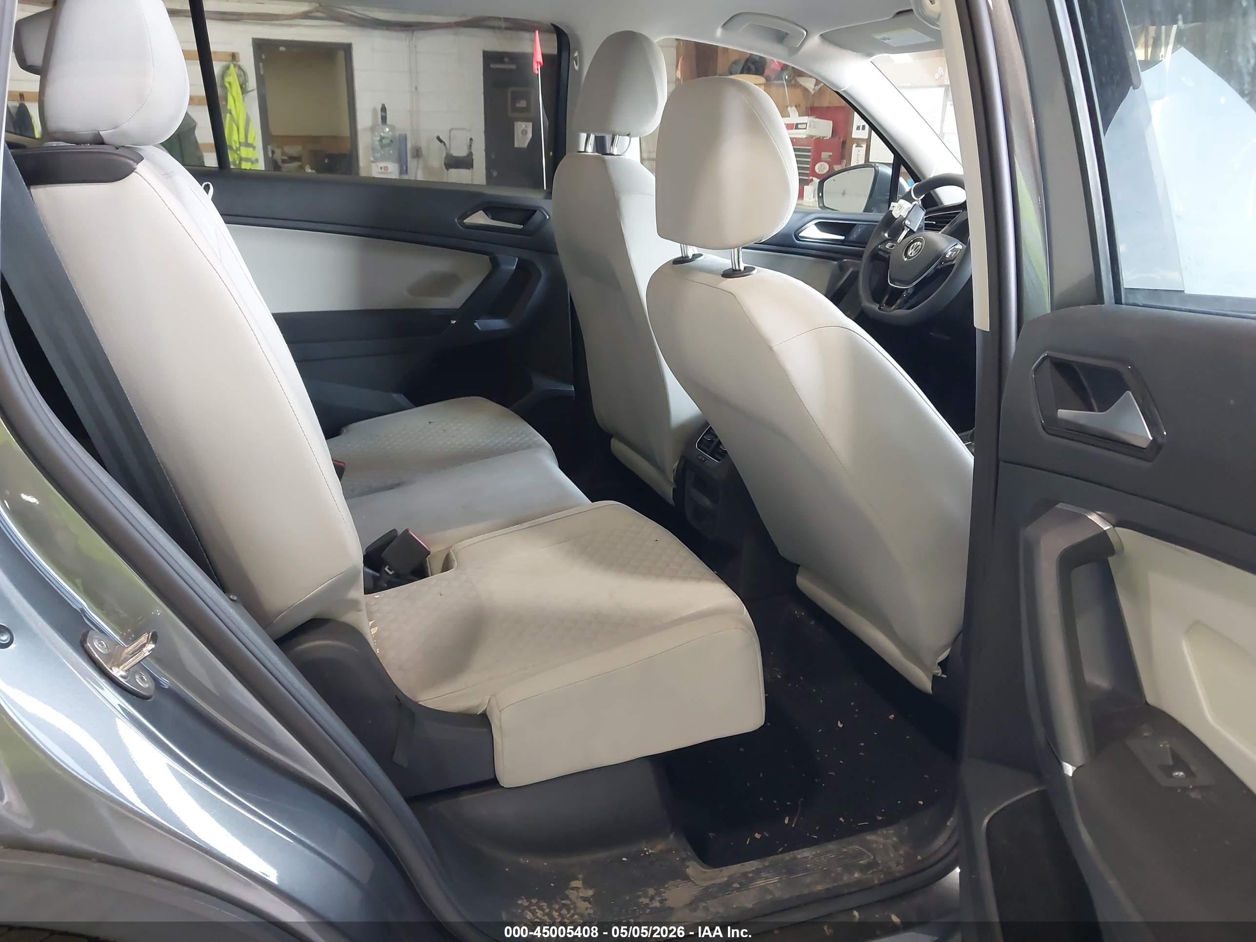 VOLKSWAGEN TIGUAN image 8