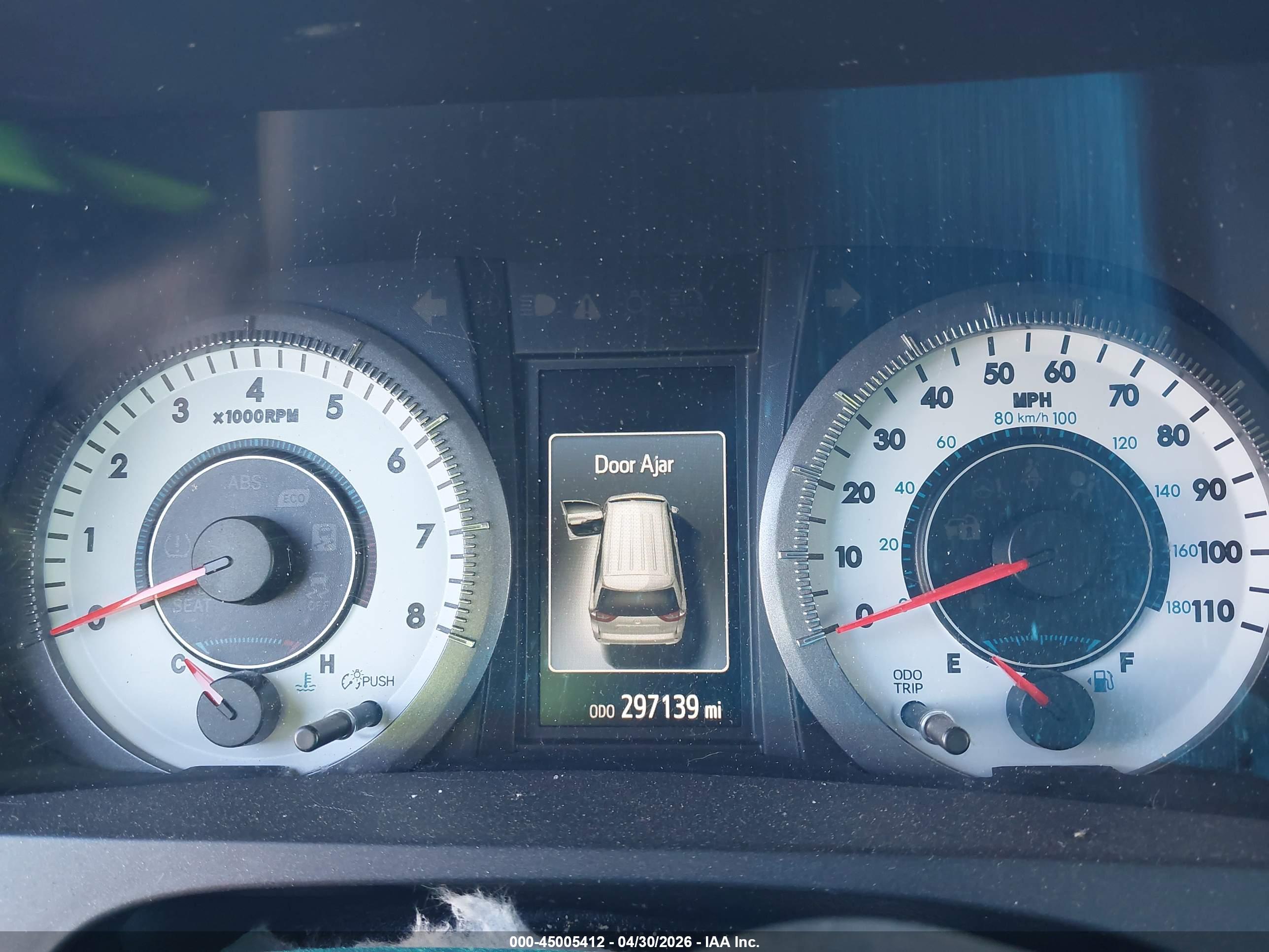 TOYOTA SIENNA image 7