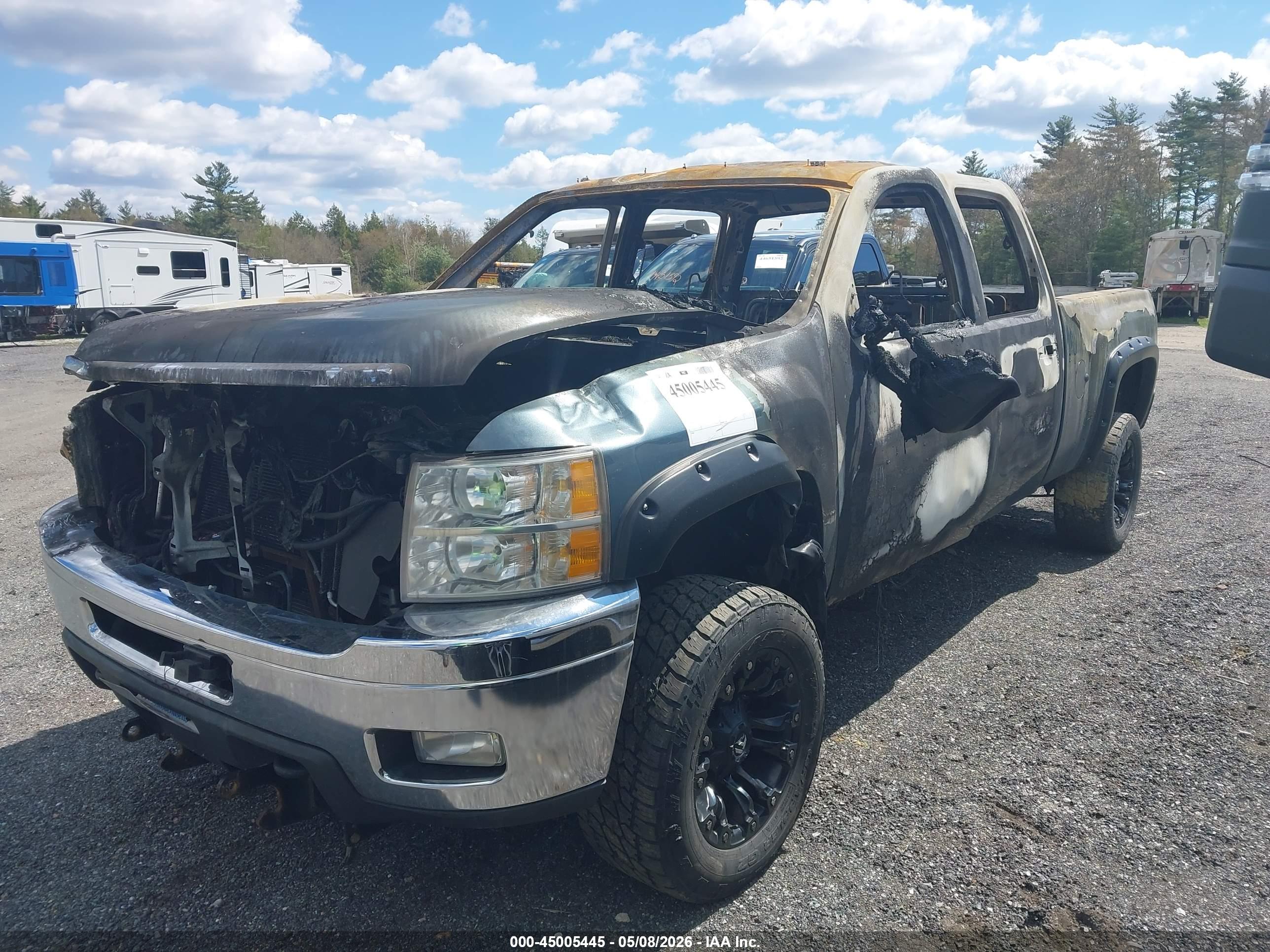 CHEVROLET SILVERADO image 2