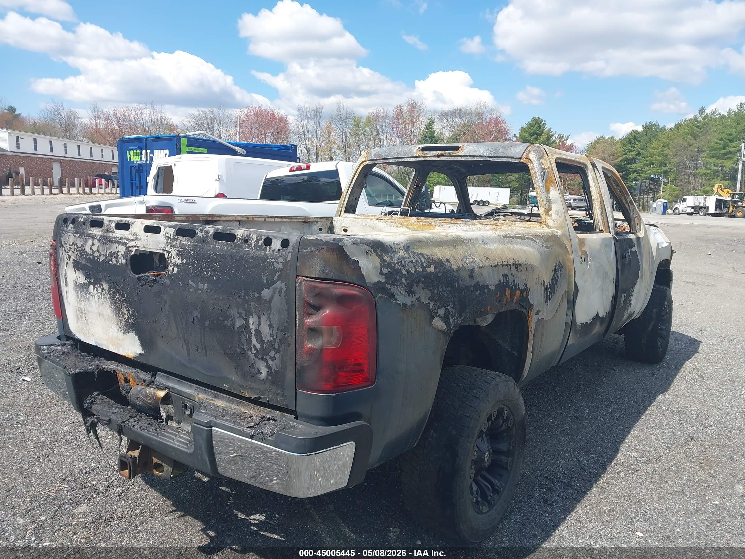 CHEVROLET SILVERADO image 4