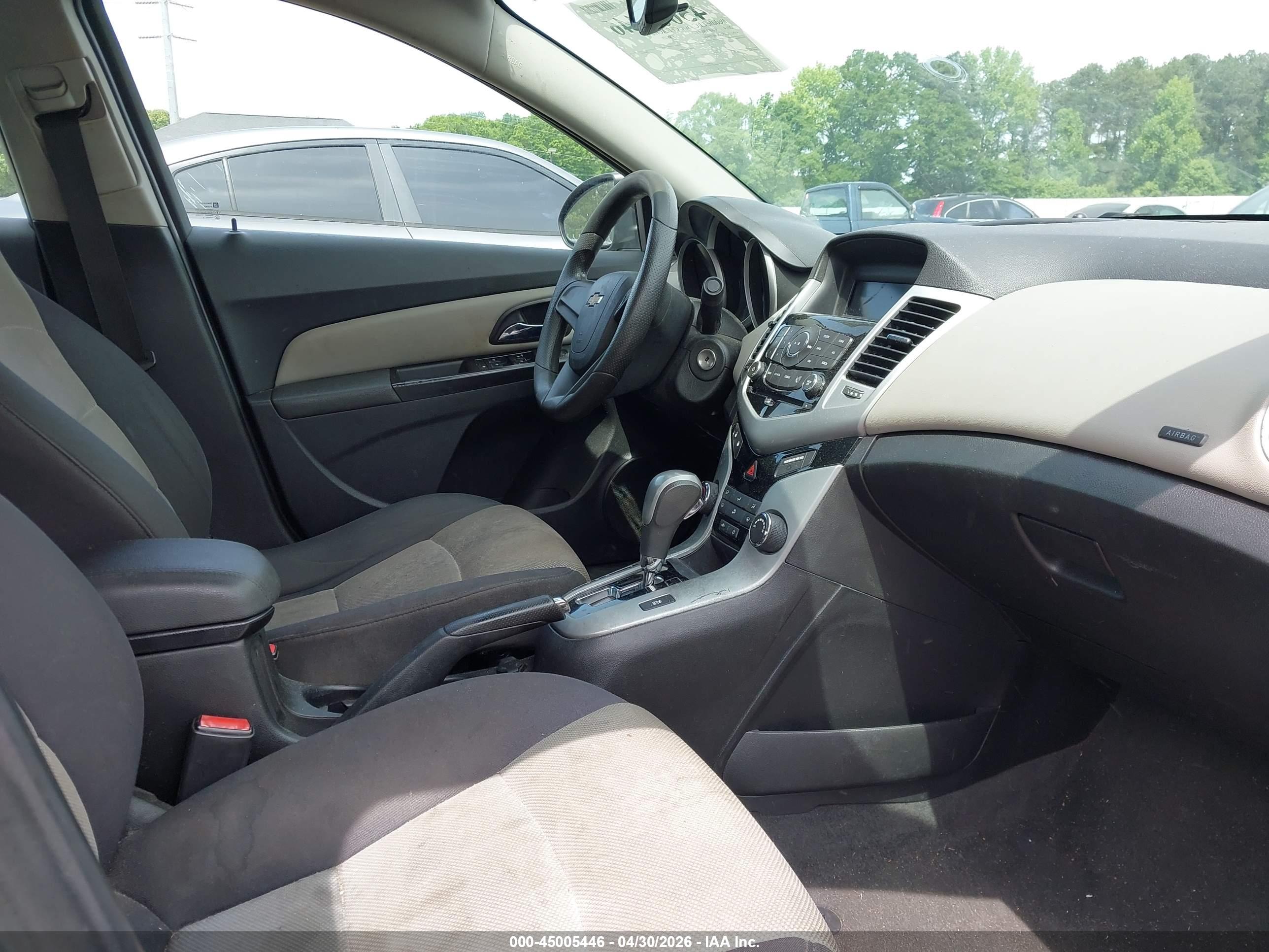 CHEVROLET CRUZE image 5