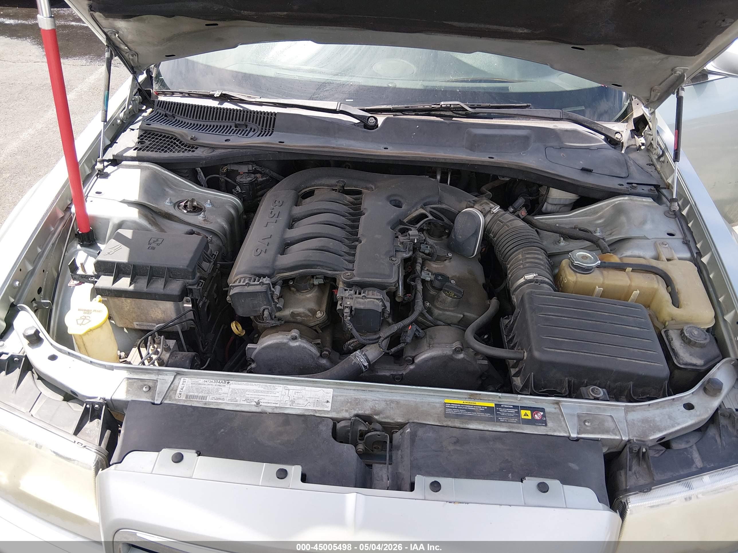 CHRYSLER 300 image 10