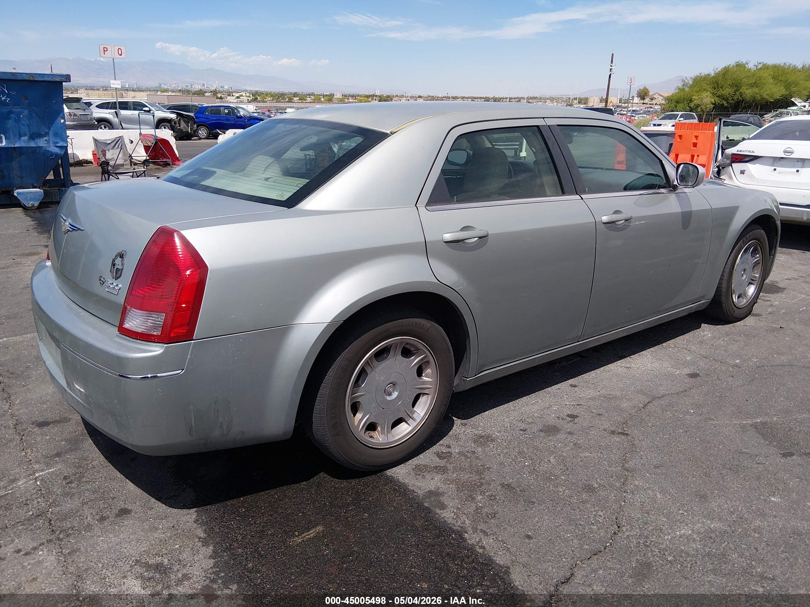 CHRYSLER 300 image 4