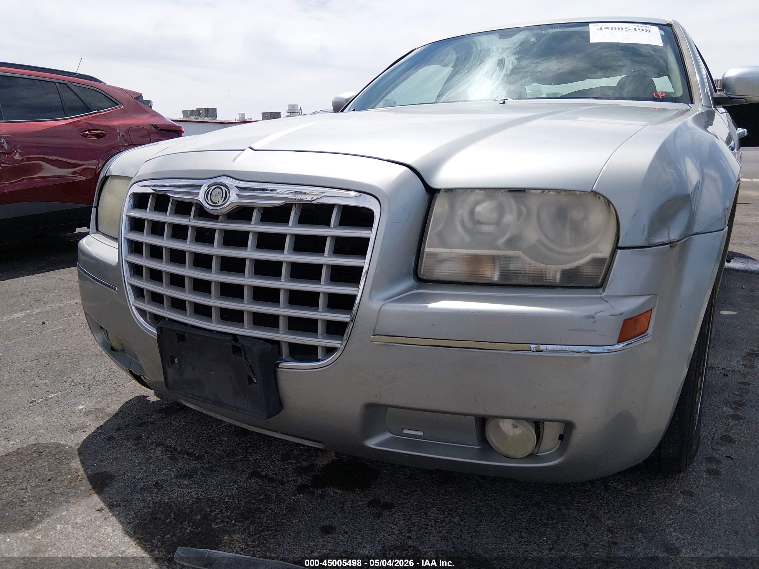 CHRYSLER 300 image 6