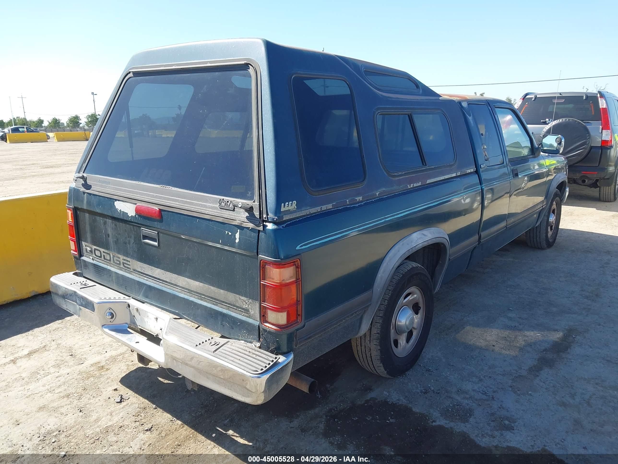 DODGE DAKOTA image 4