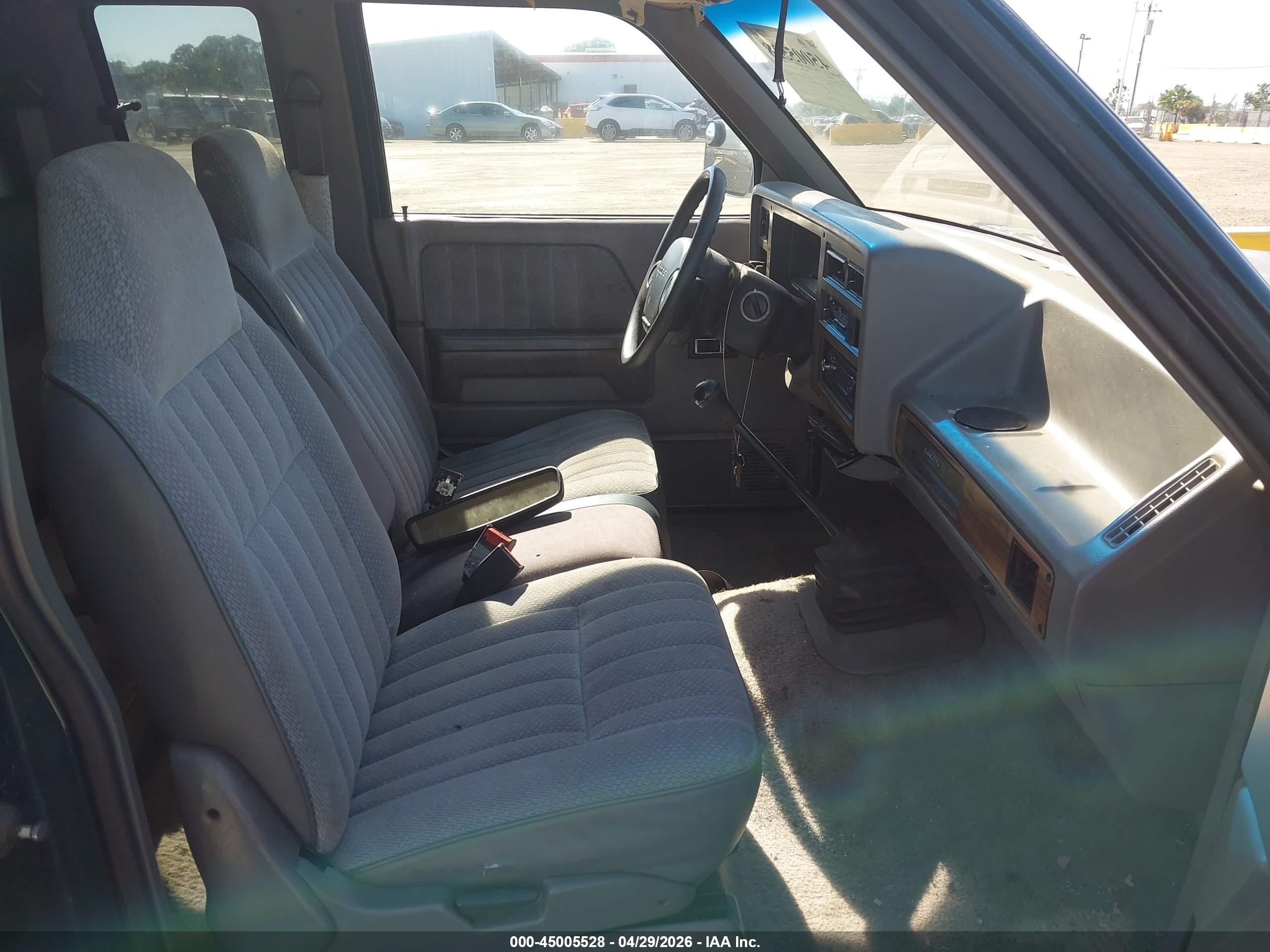 DODGE DAKOTA image 5