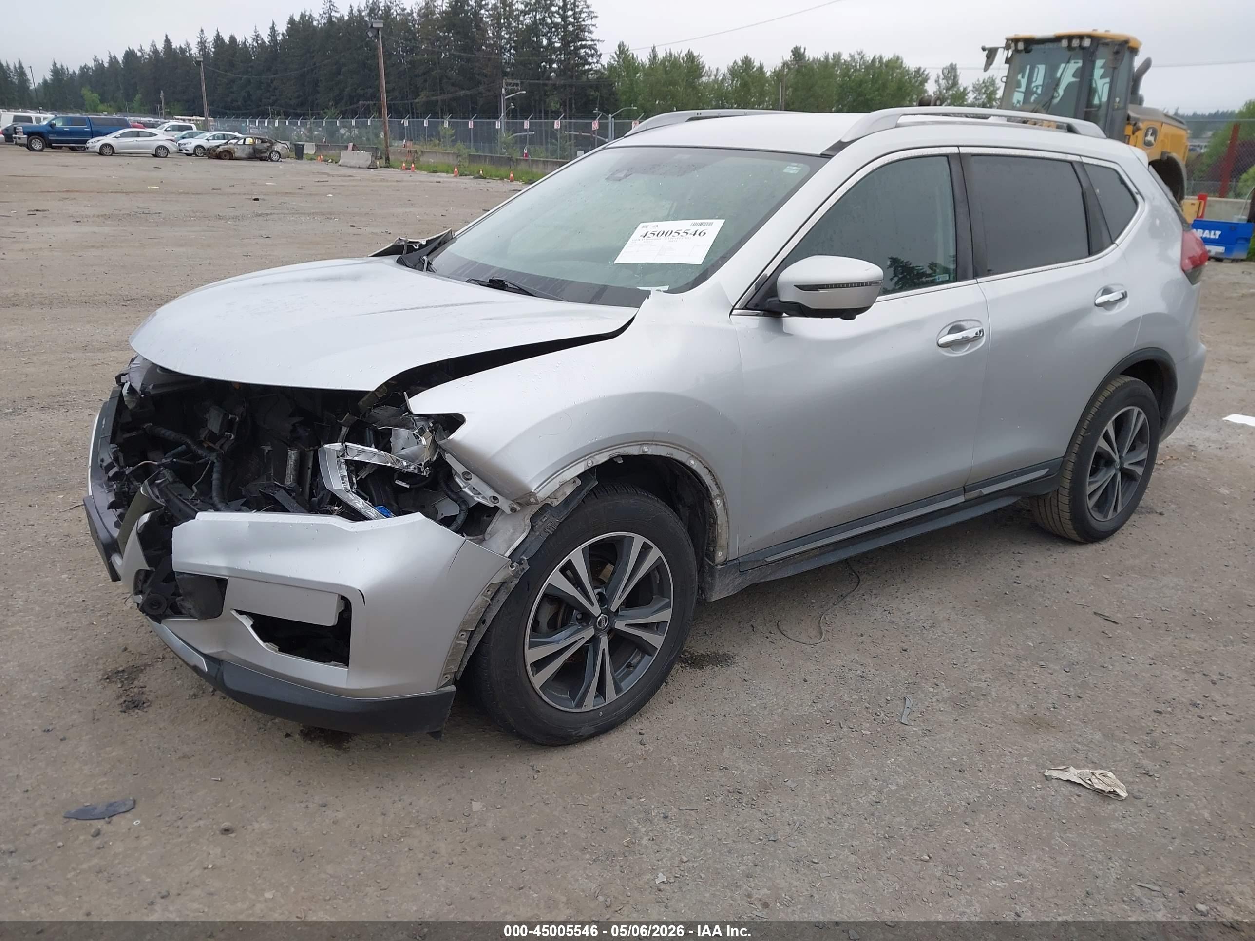 NISSAN ROGUE image 2