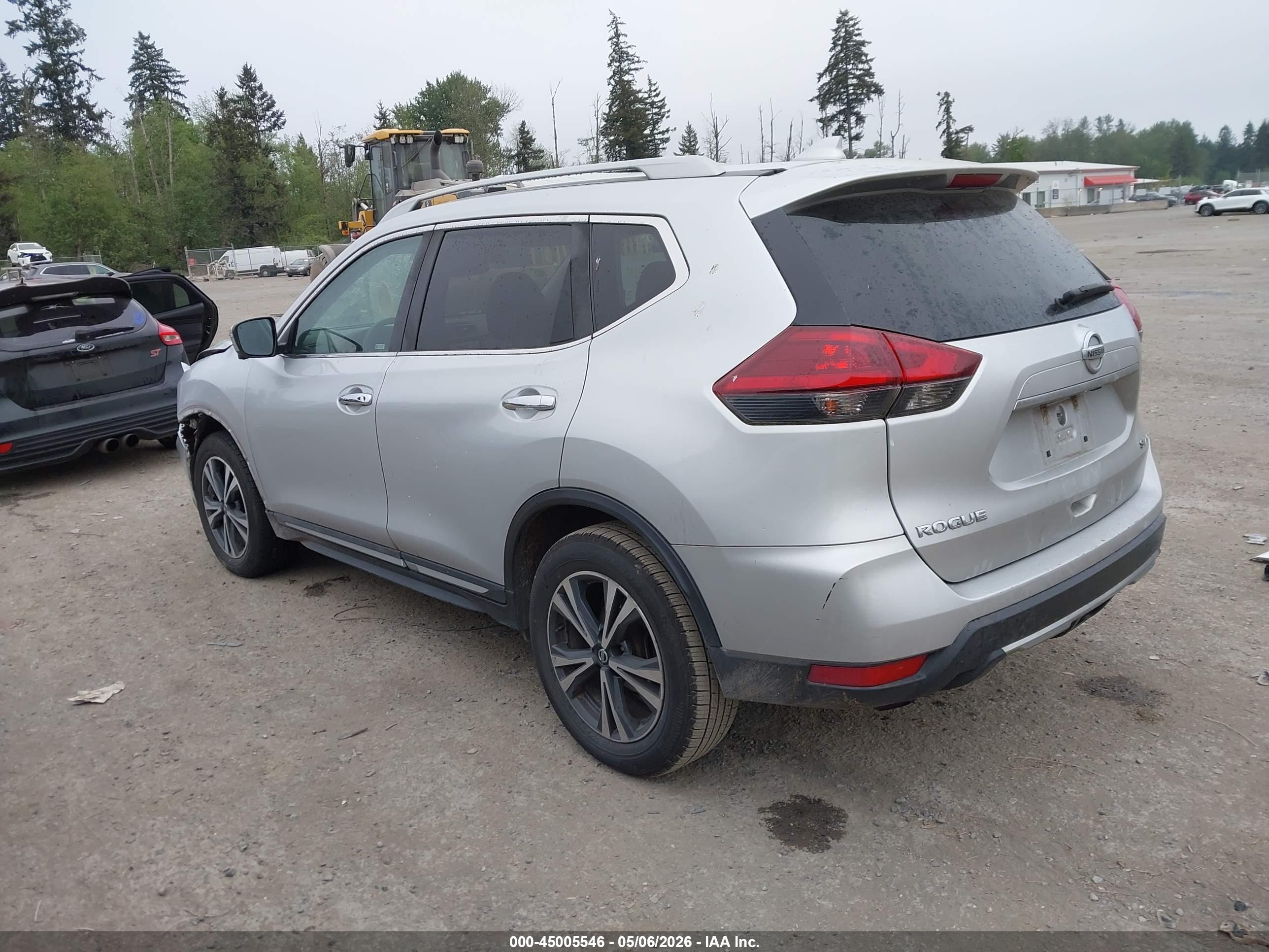 NISSAN ROGUE image 3