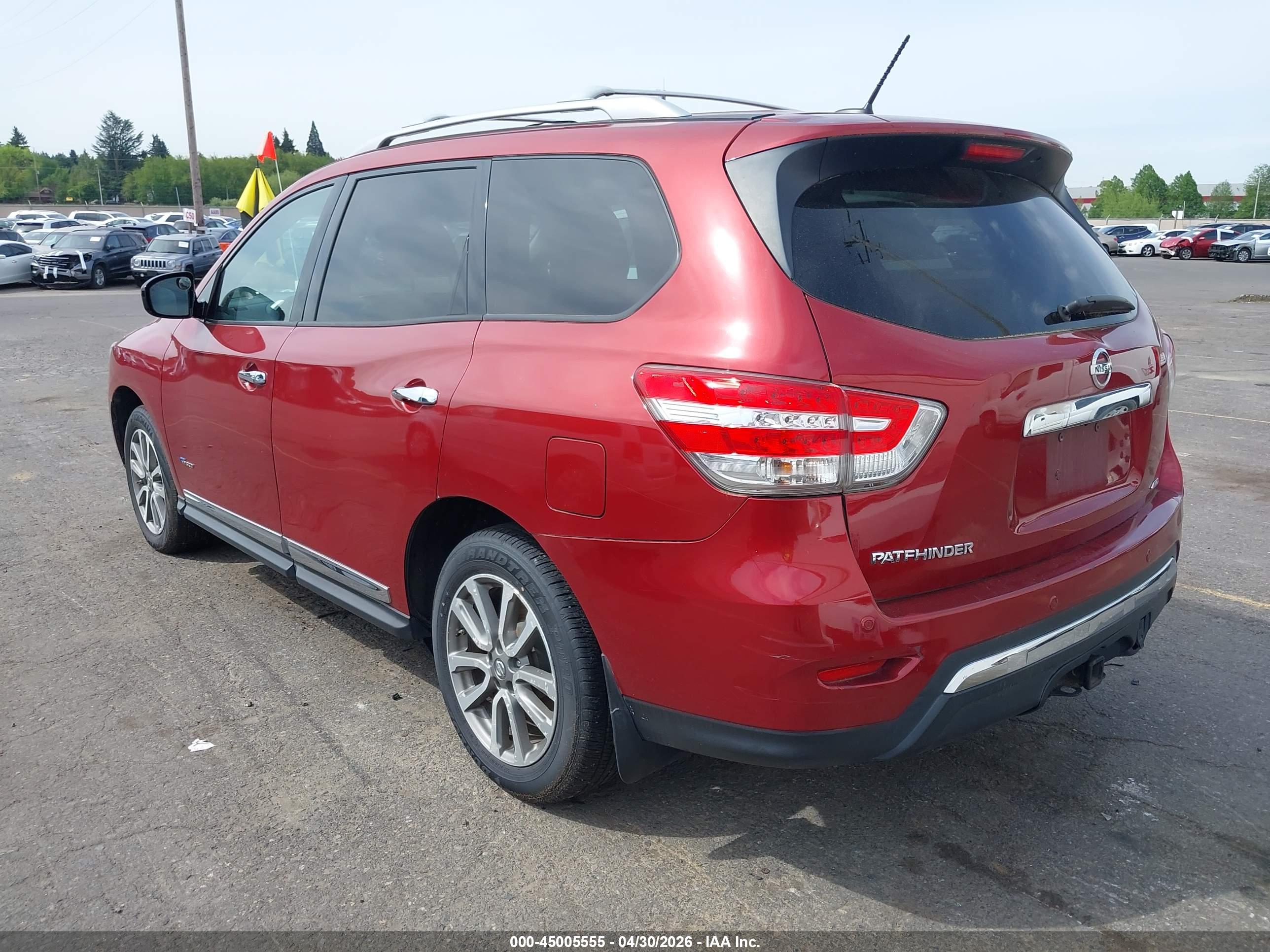 NISSAN PATHFINDER image 3