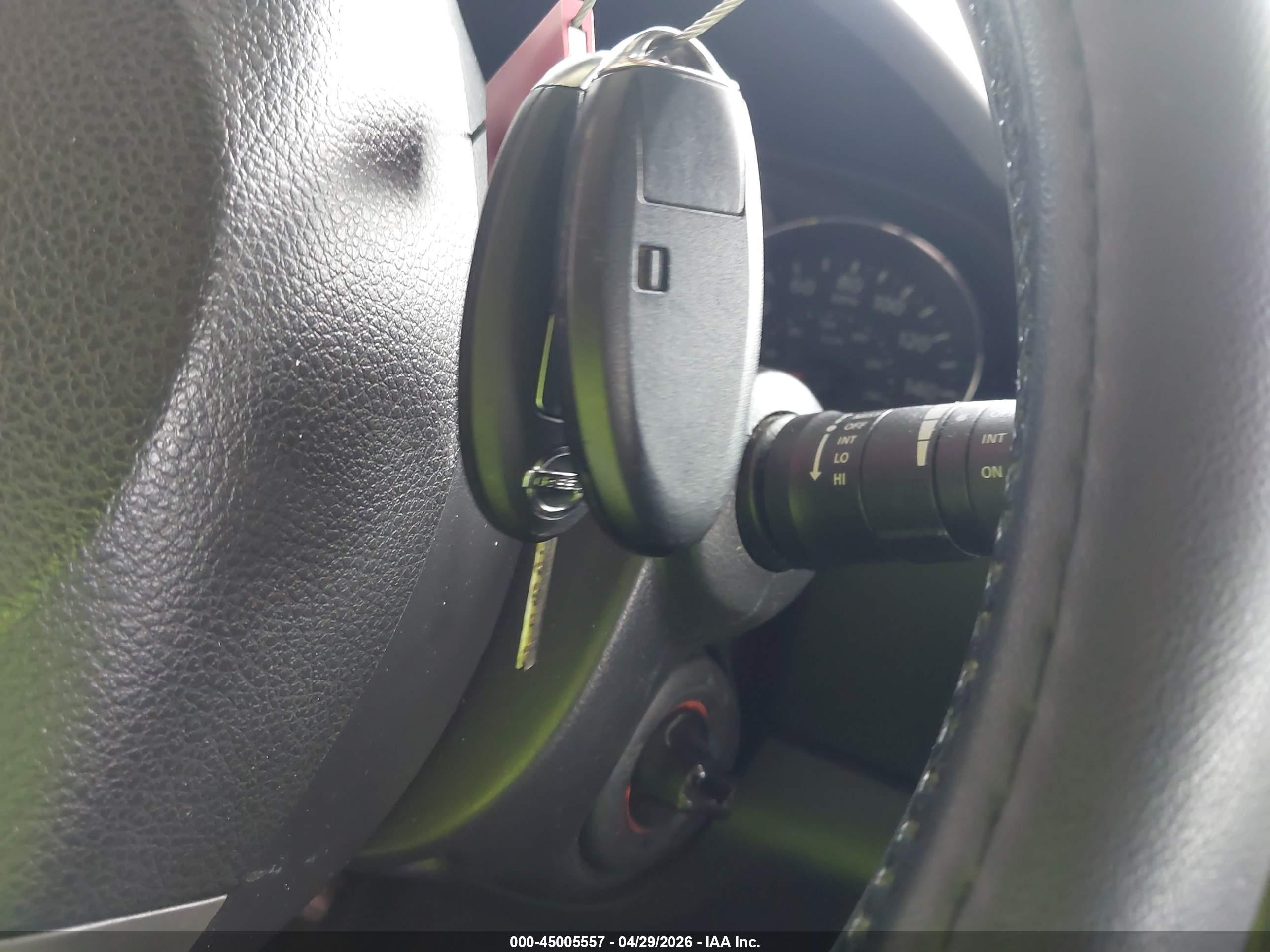 NISSAN ROGUE image 11
