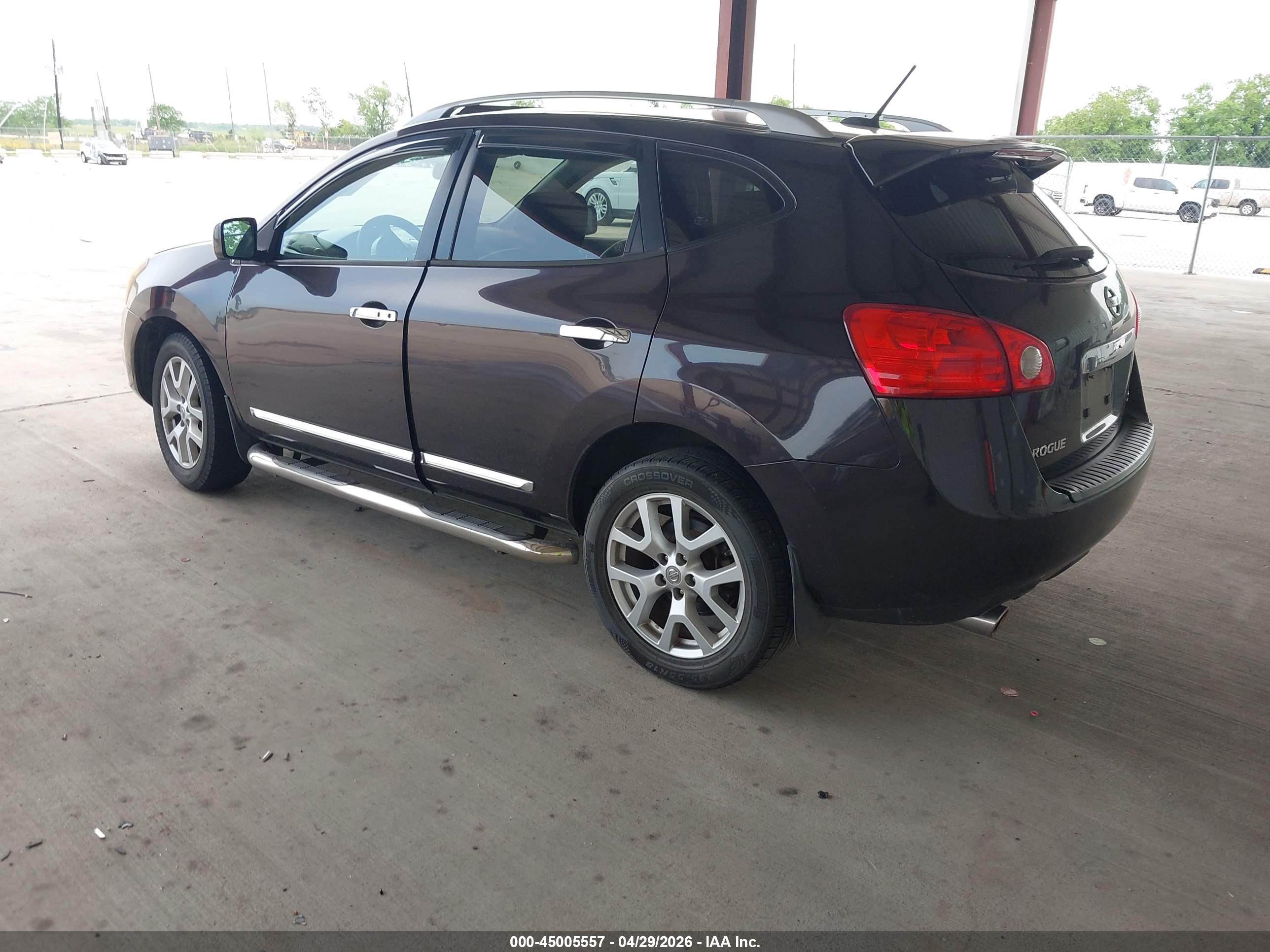 NISSAN ROGUE image 3