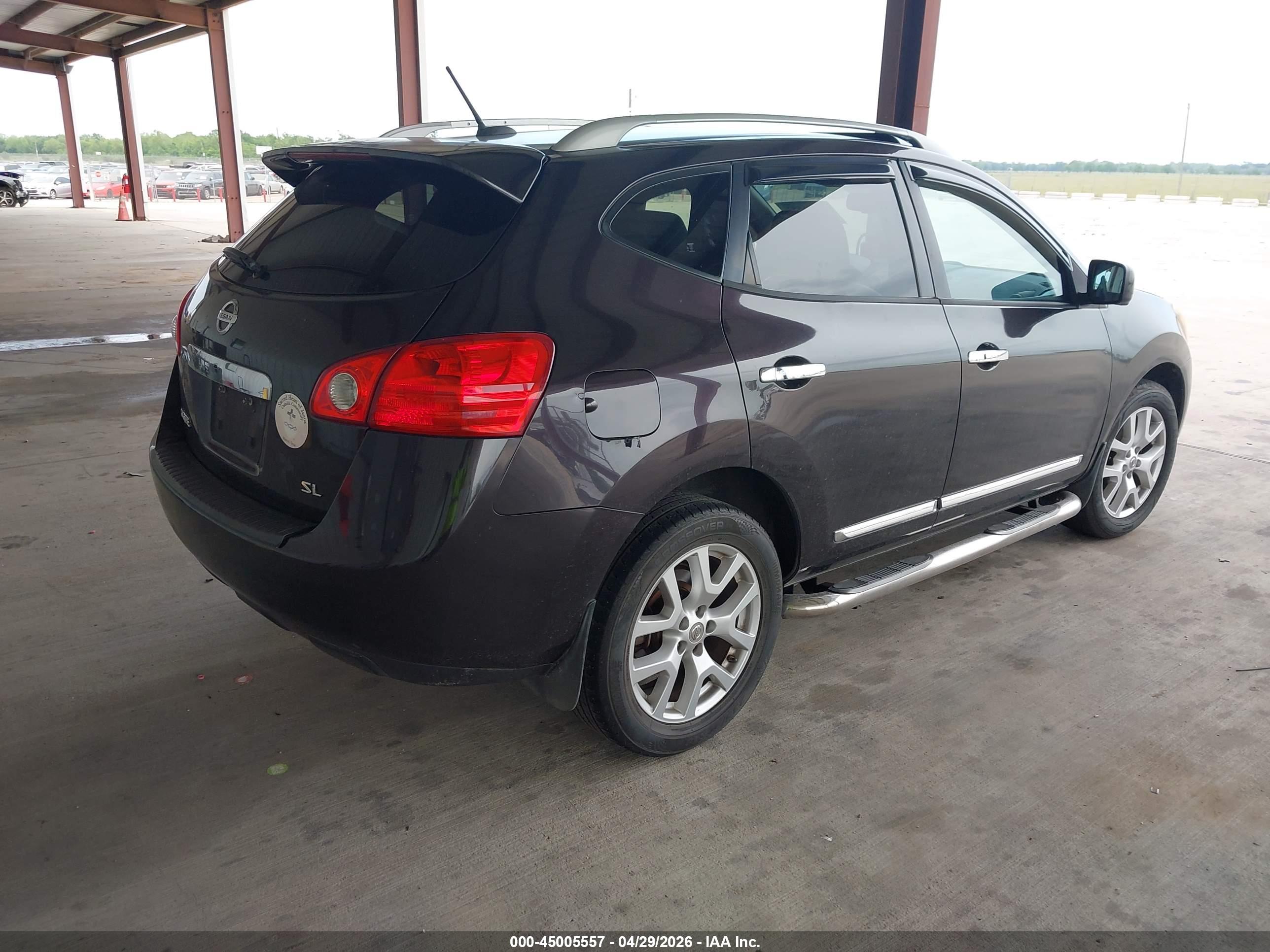 NISSAN ROGUE image 4