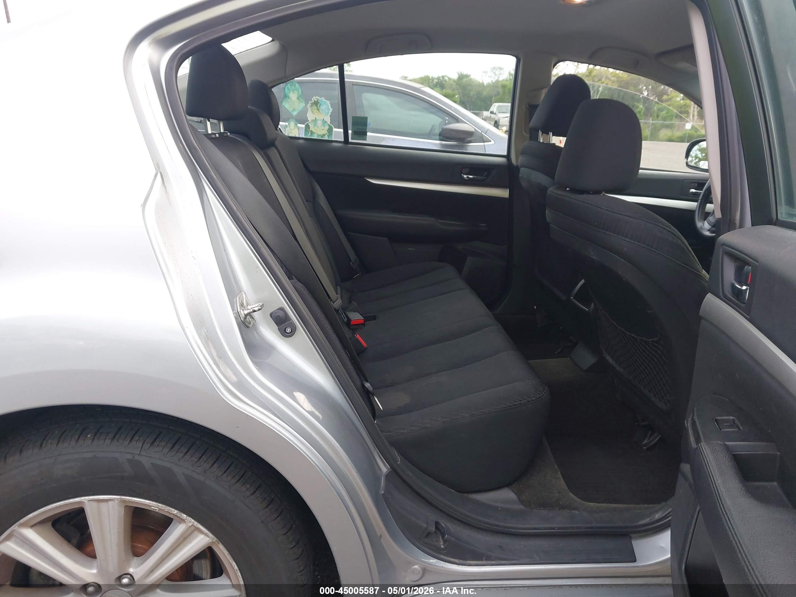 SUBARU LEGACY image 8