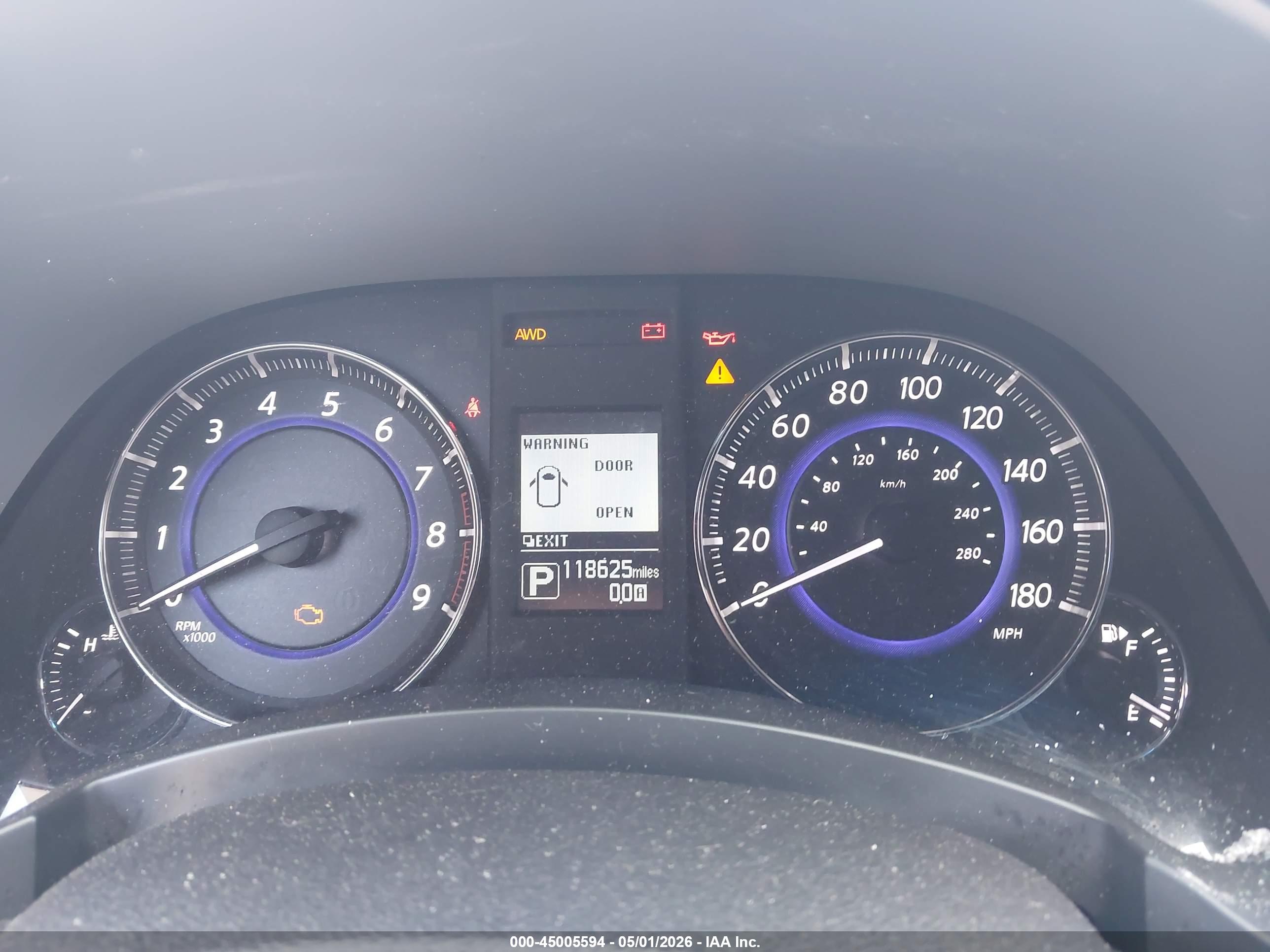 INFINITI QX70 image 7