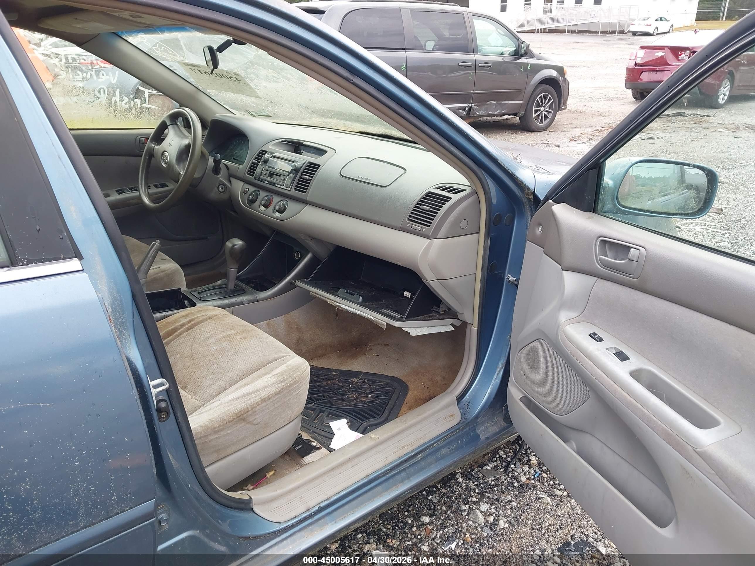 TOYOTA CAMRY image 5