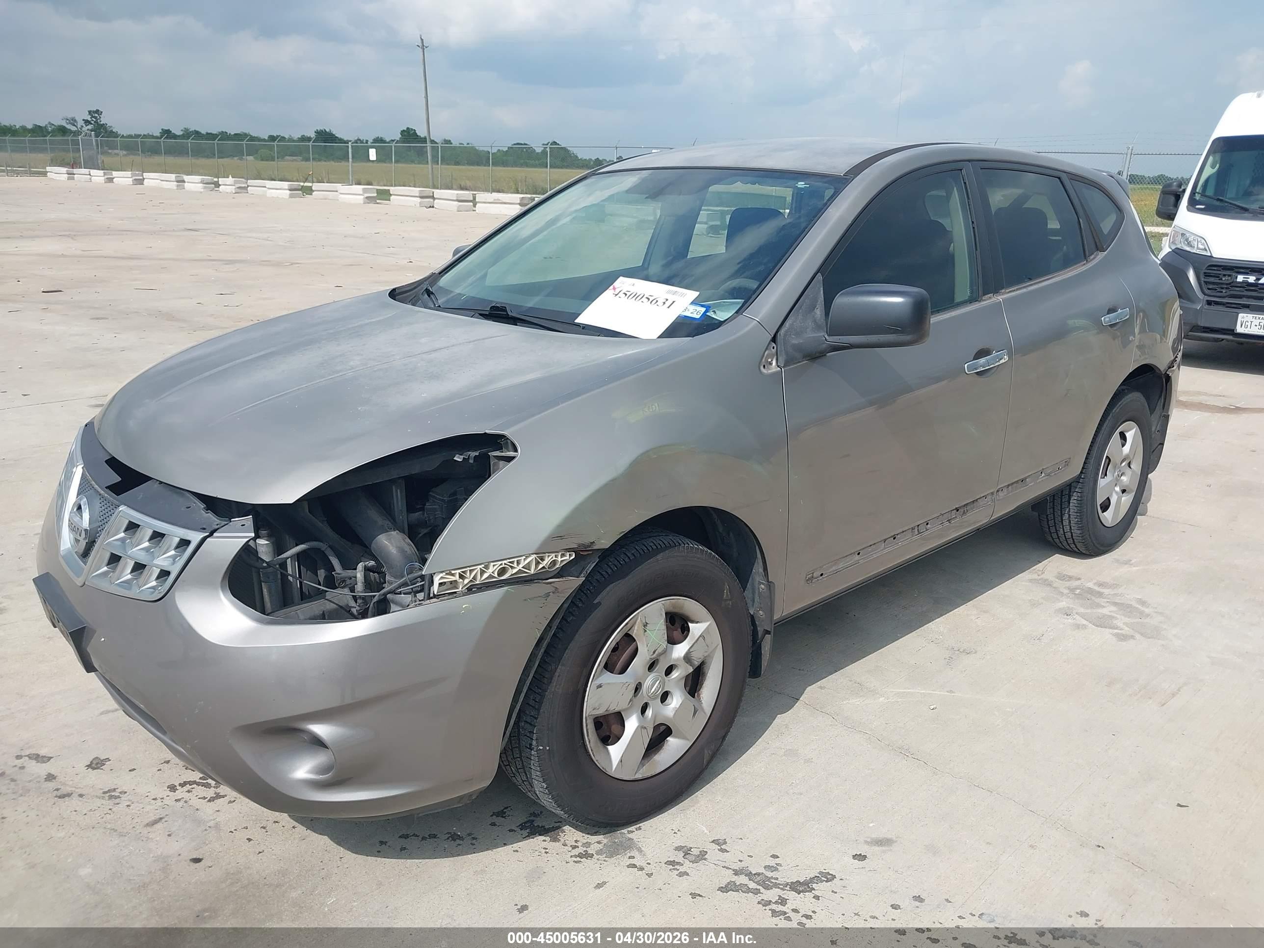 NISSAN ROGUE image 2