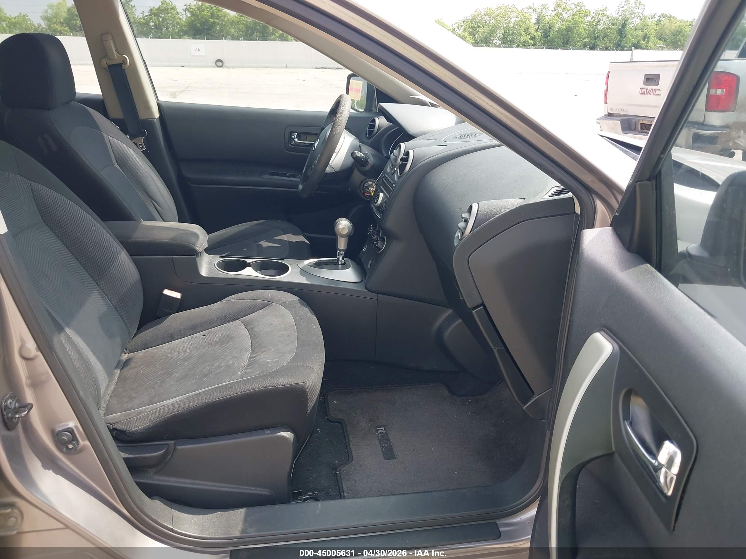 NISSAN ROGUE image 5