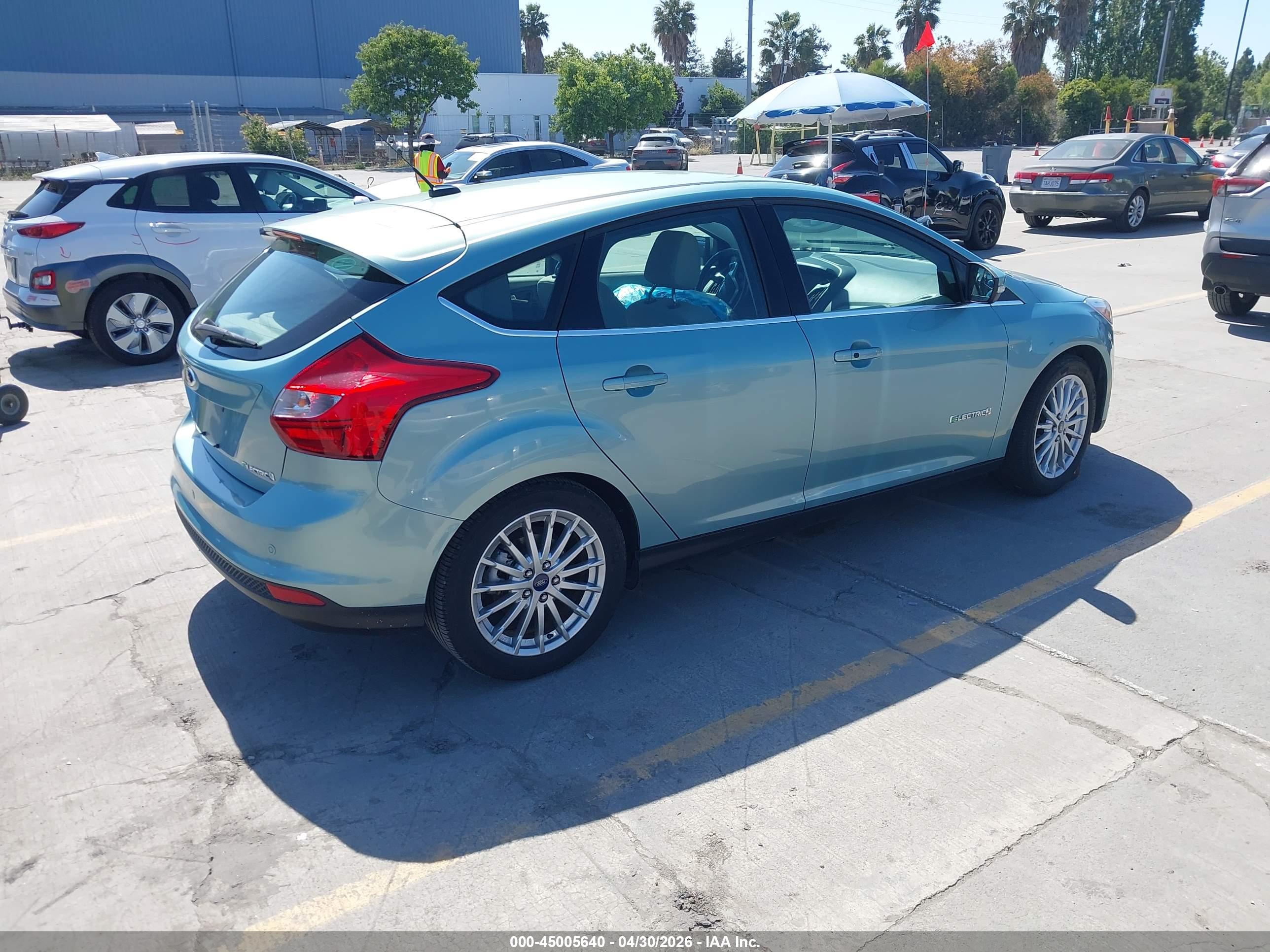 FORD FOCUS image 4