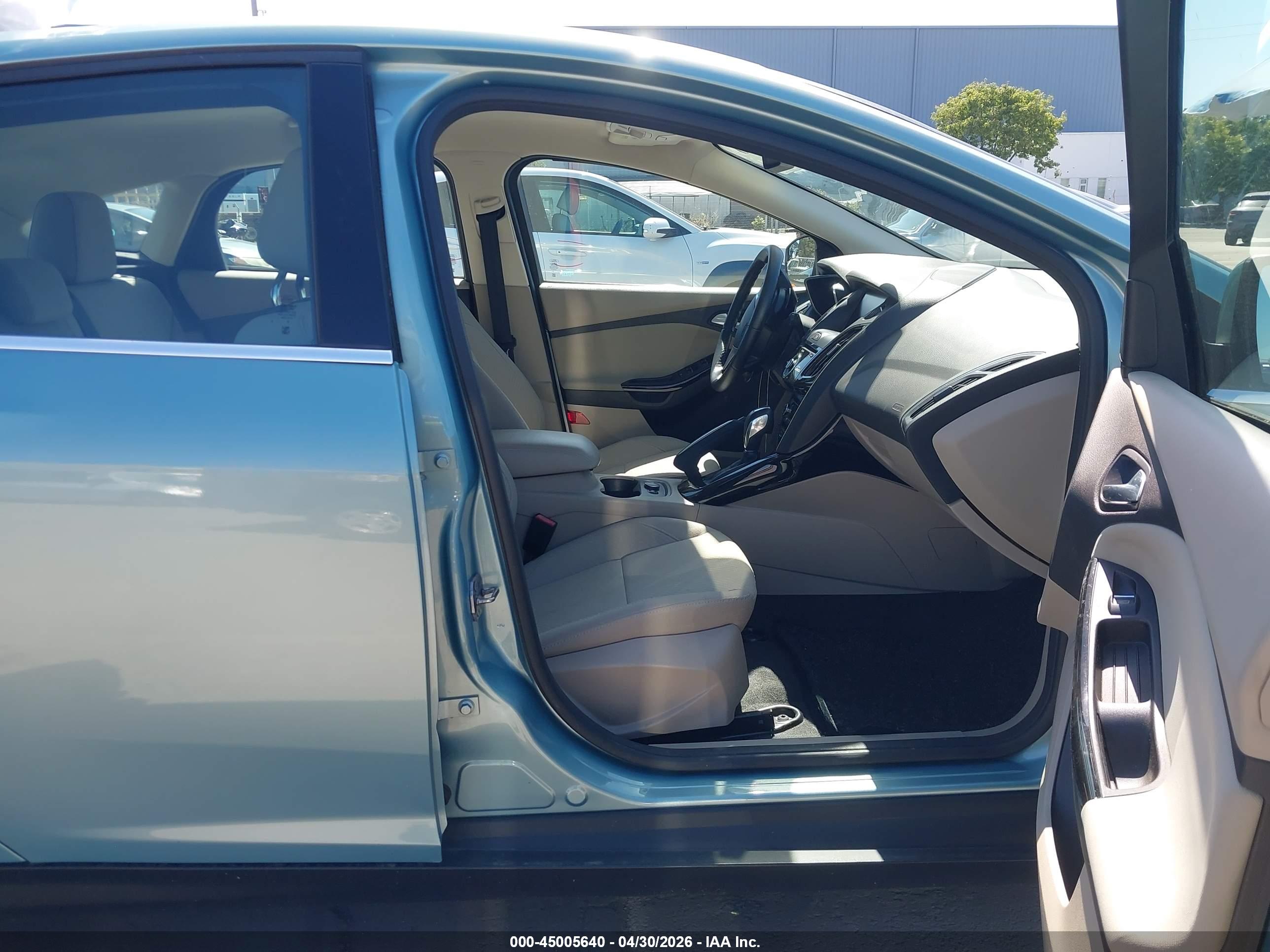 FORD FOCUS image 5