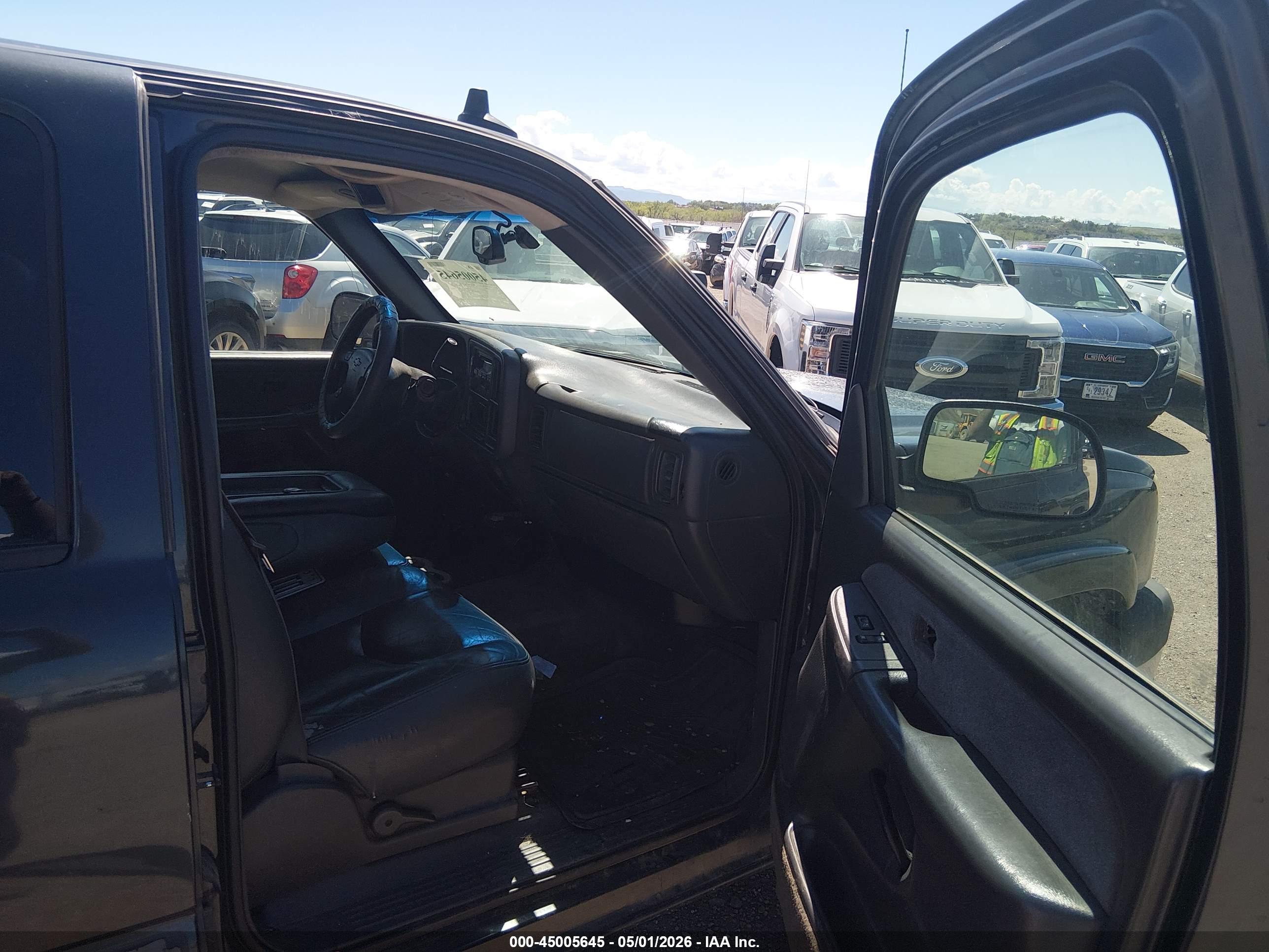 CHEVROLET SILVERADO image 5