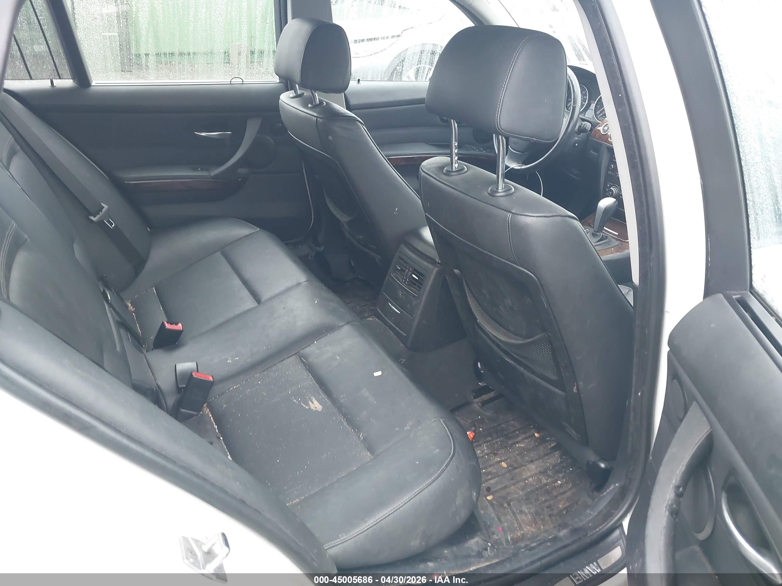 BMW 328I image 8