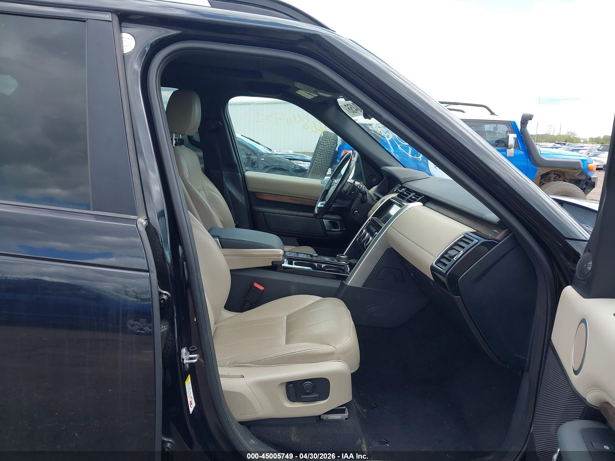 LAND ROVER image 5