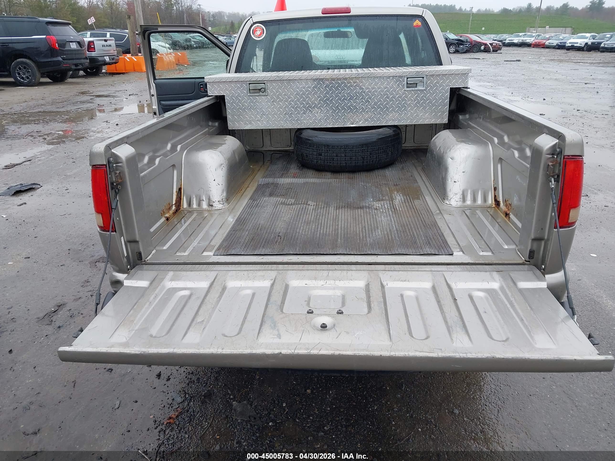 CHEVROLET S-10 image 8