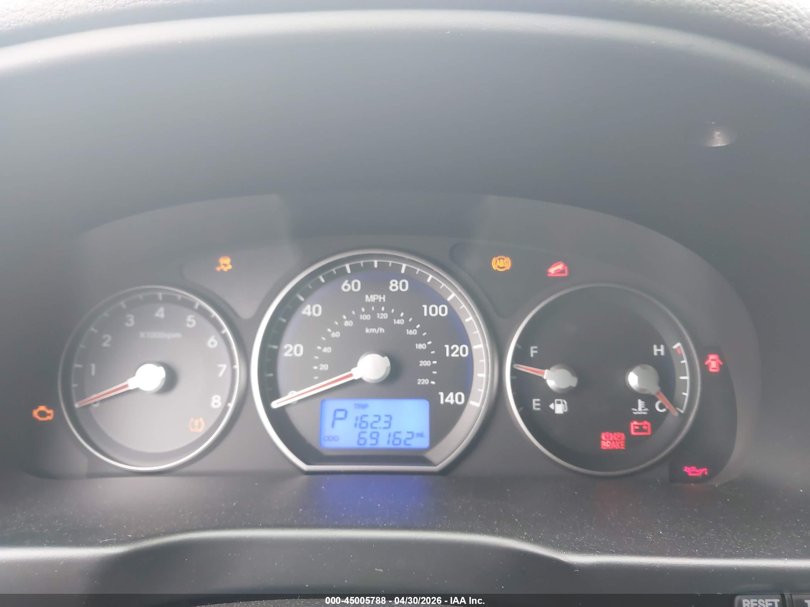 HYUNDAI SANTA image 7