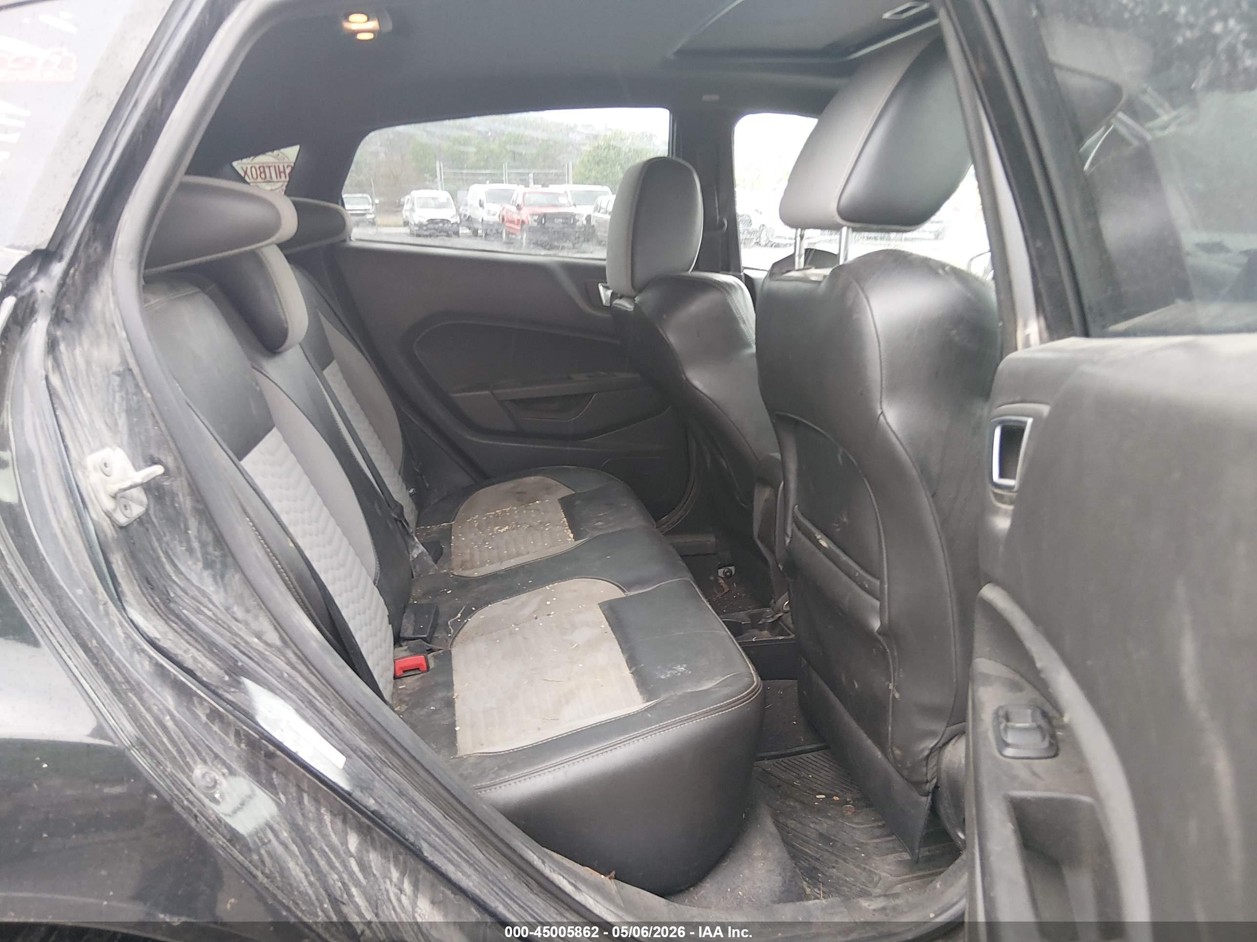 FORD FIESTA image 8