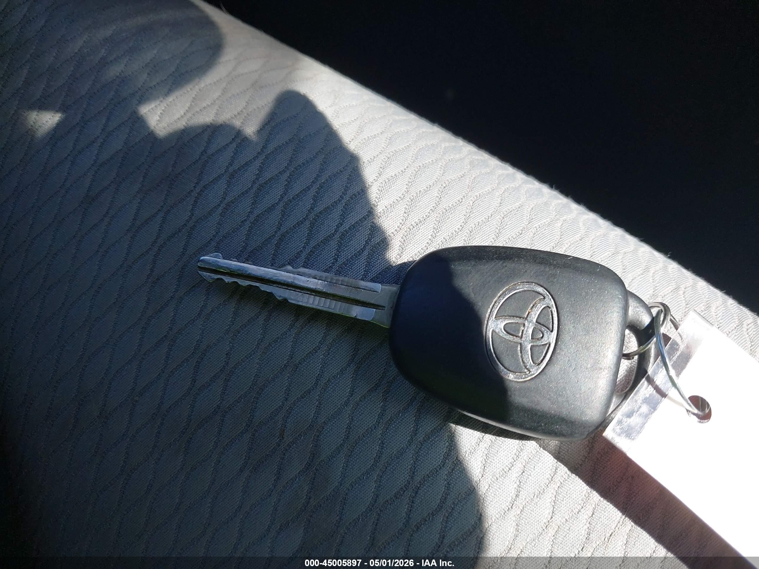 TOYOTA COROLLA image 11