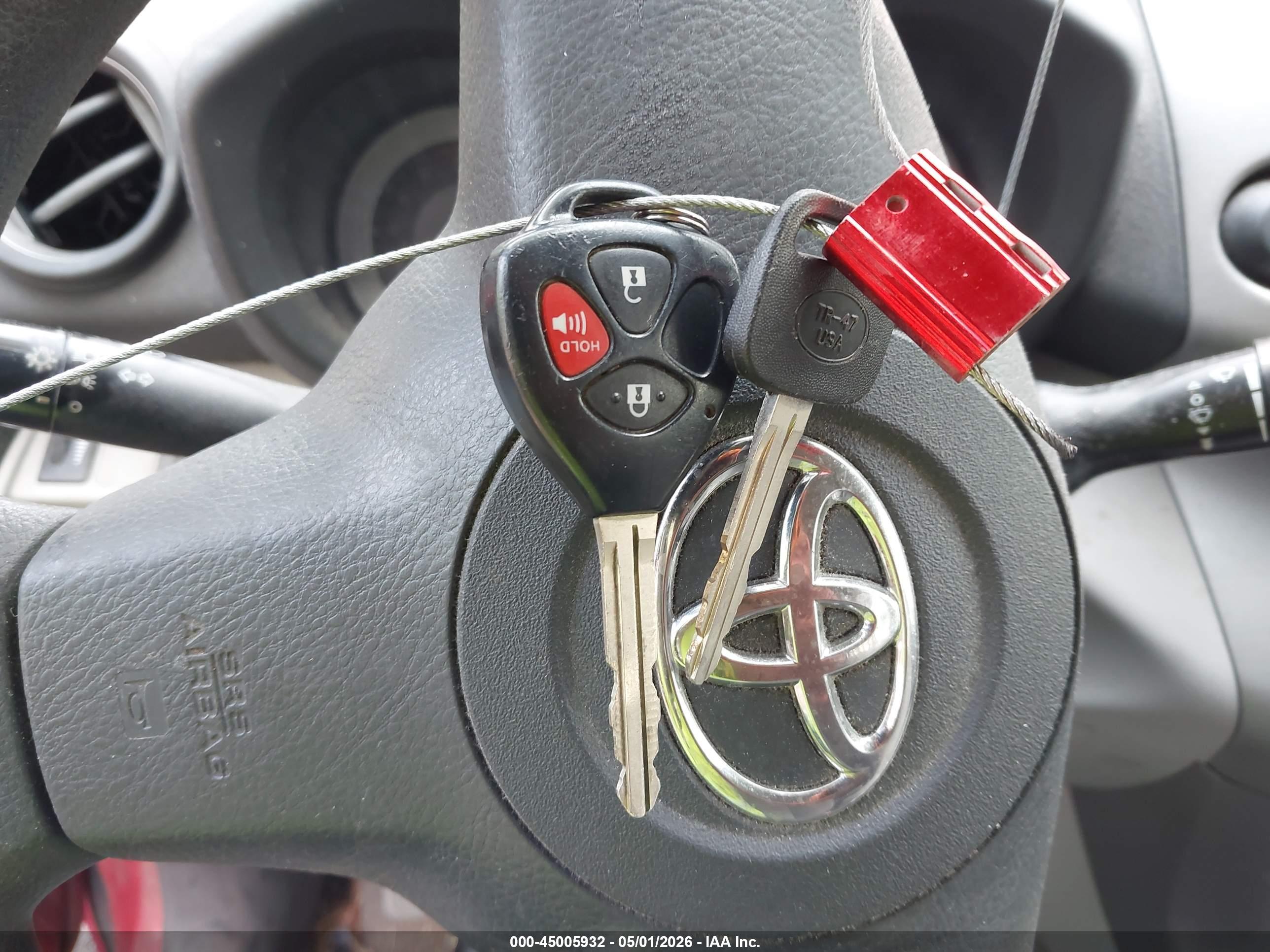 TOYOTA RAV4 image 11