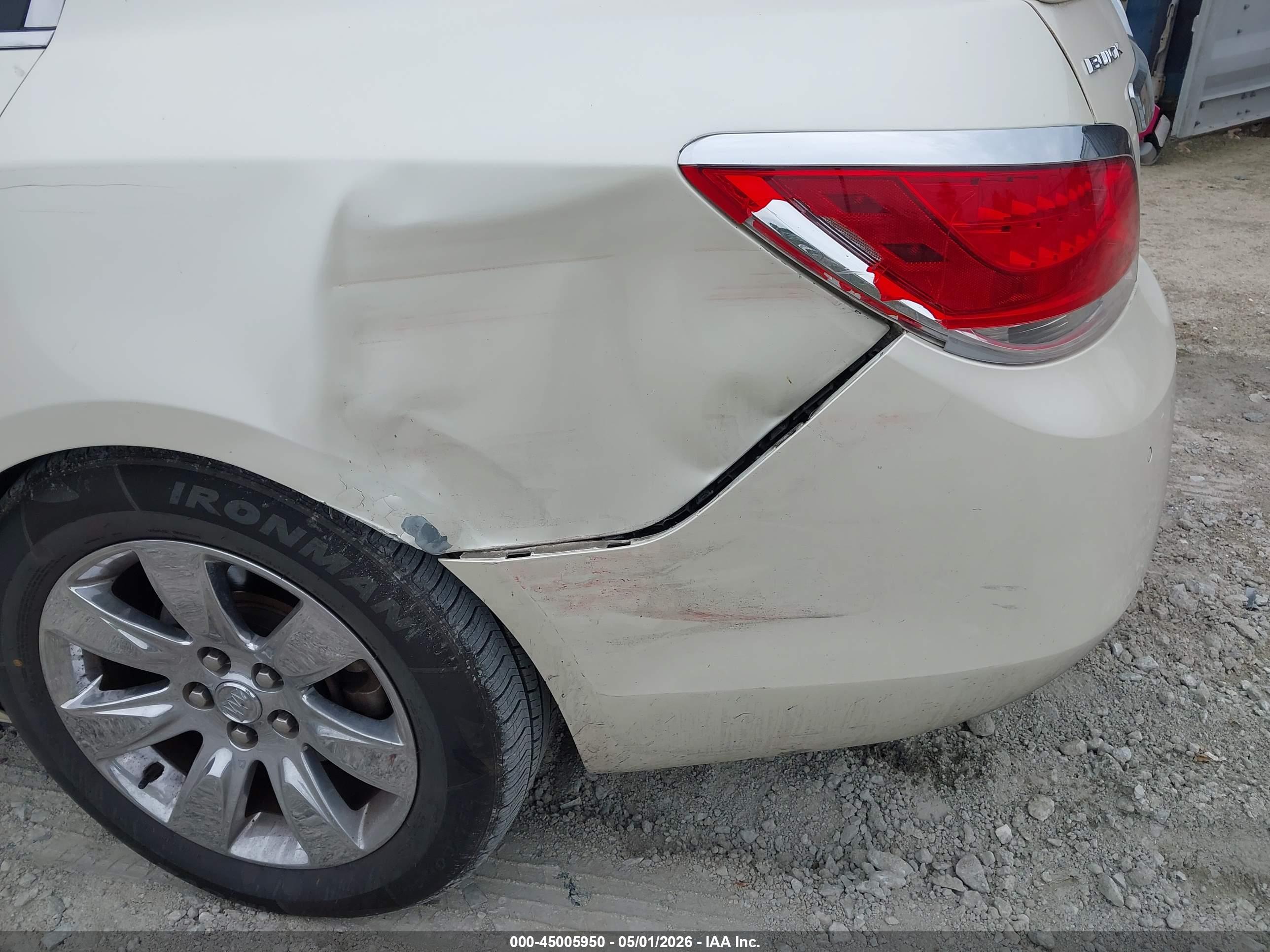BUICK LACROSSE image 6