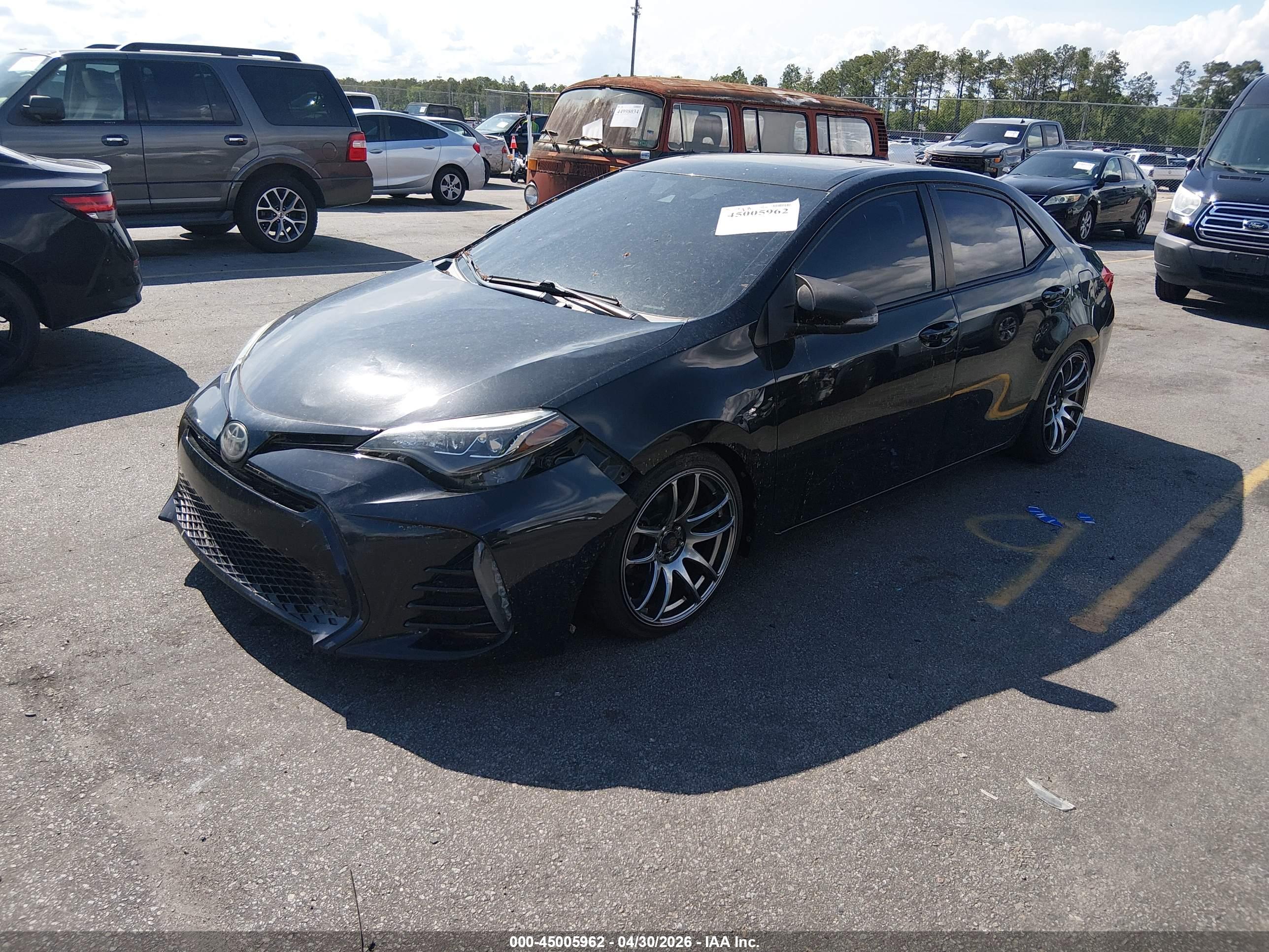TOYOTA COROLLA image 2