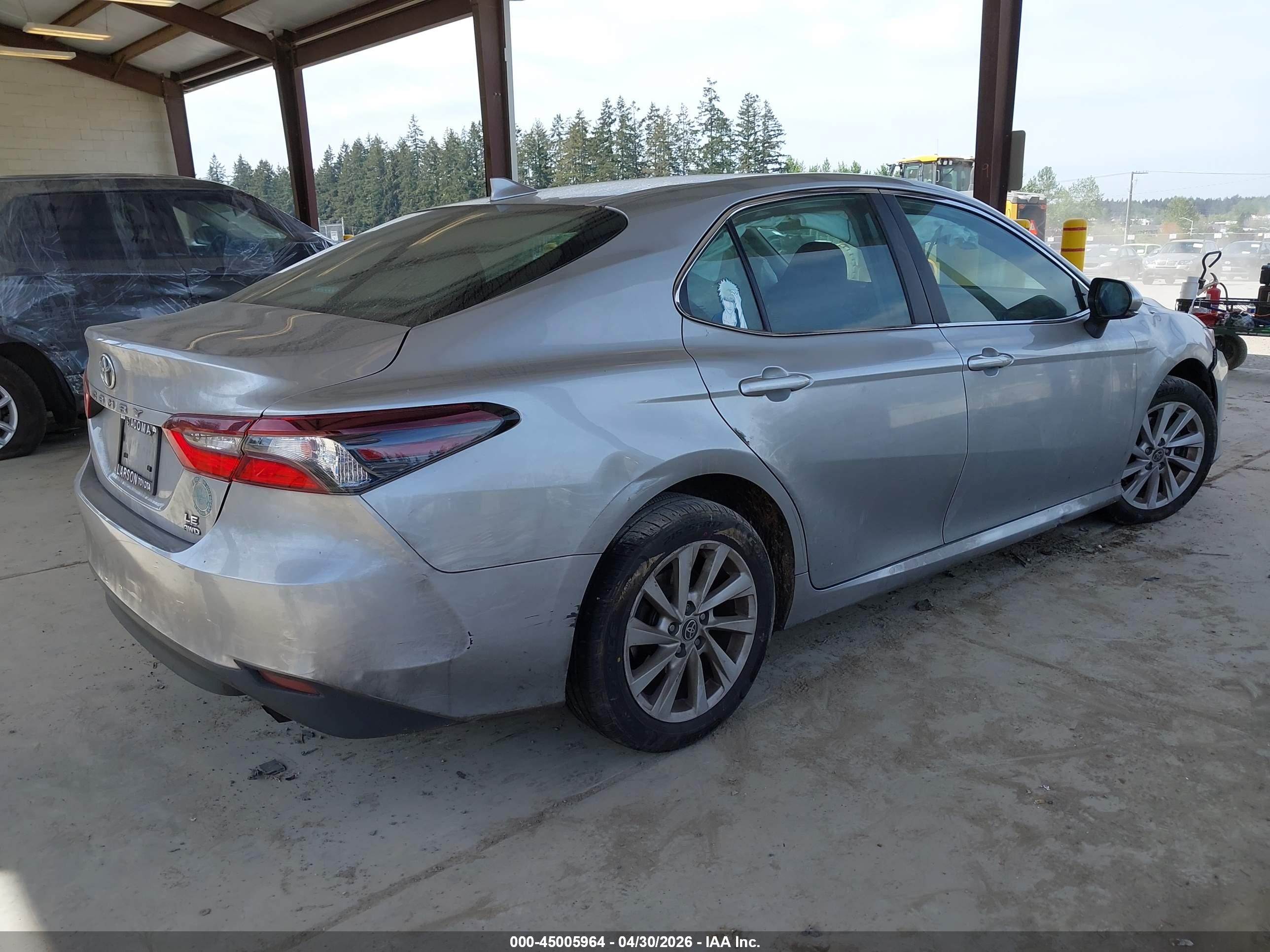 TOYOTA CAMRY image 4