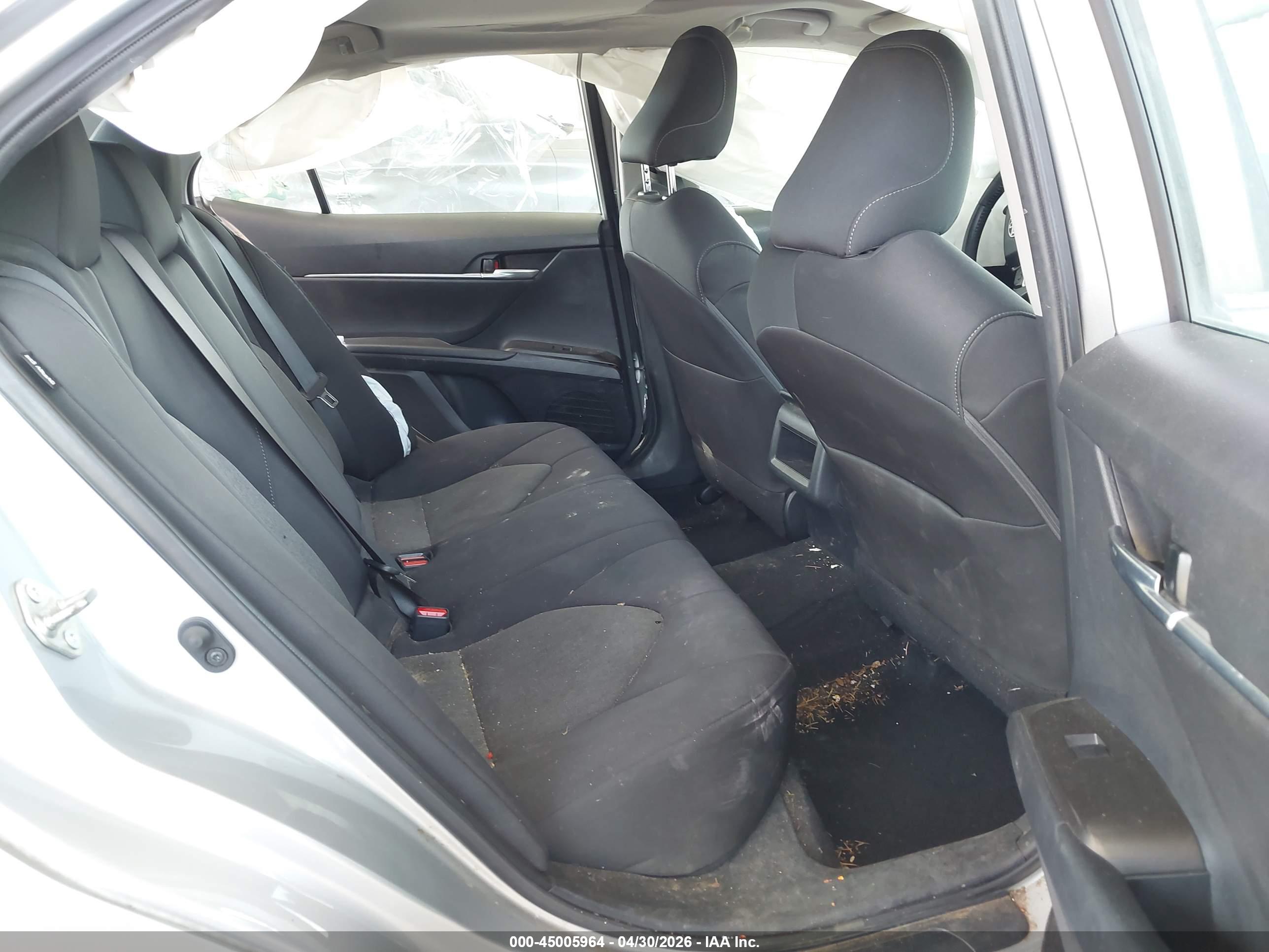 TOYOTA CAMRY image 8