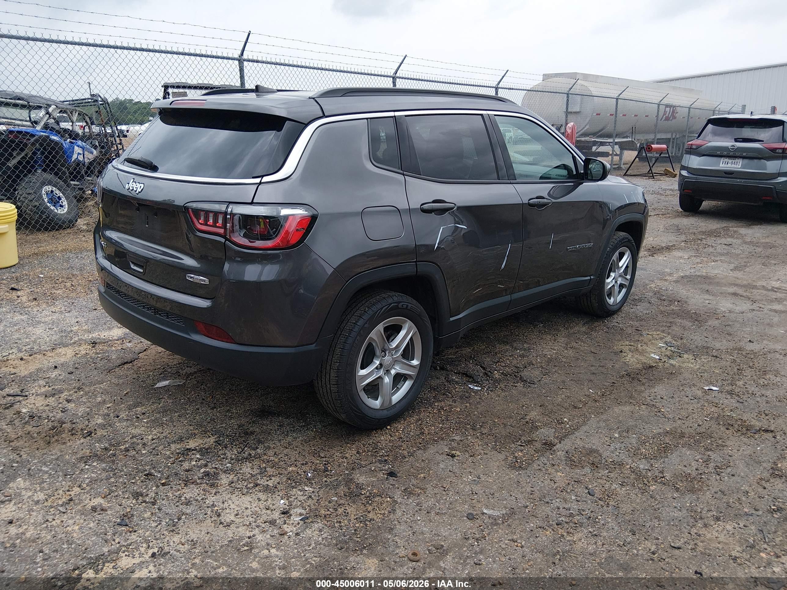 JEEP COMPASS image 4