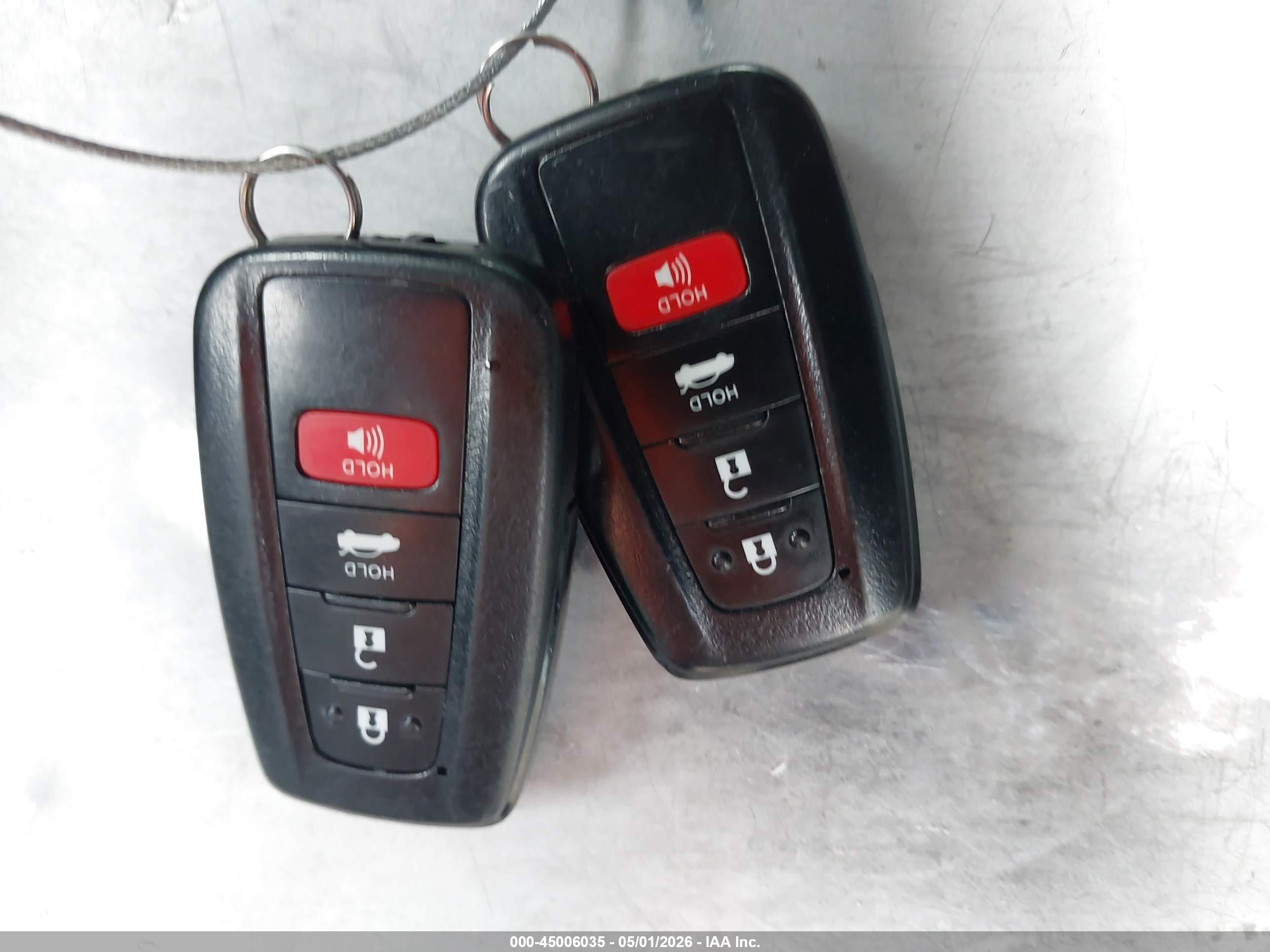 TOYOTA CAMRY image 11