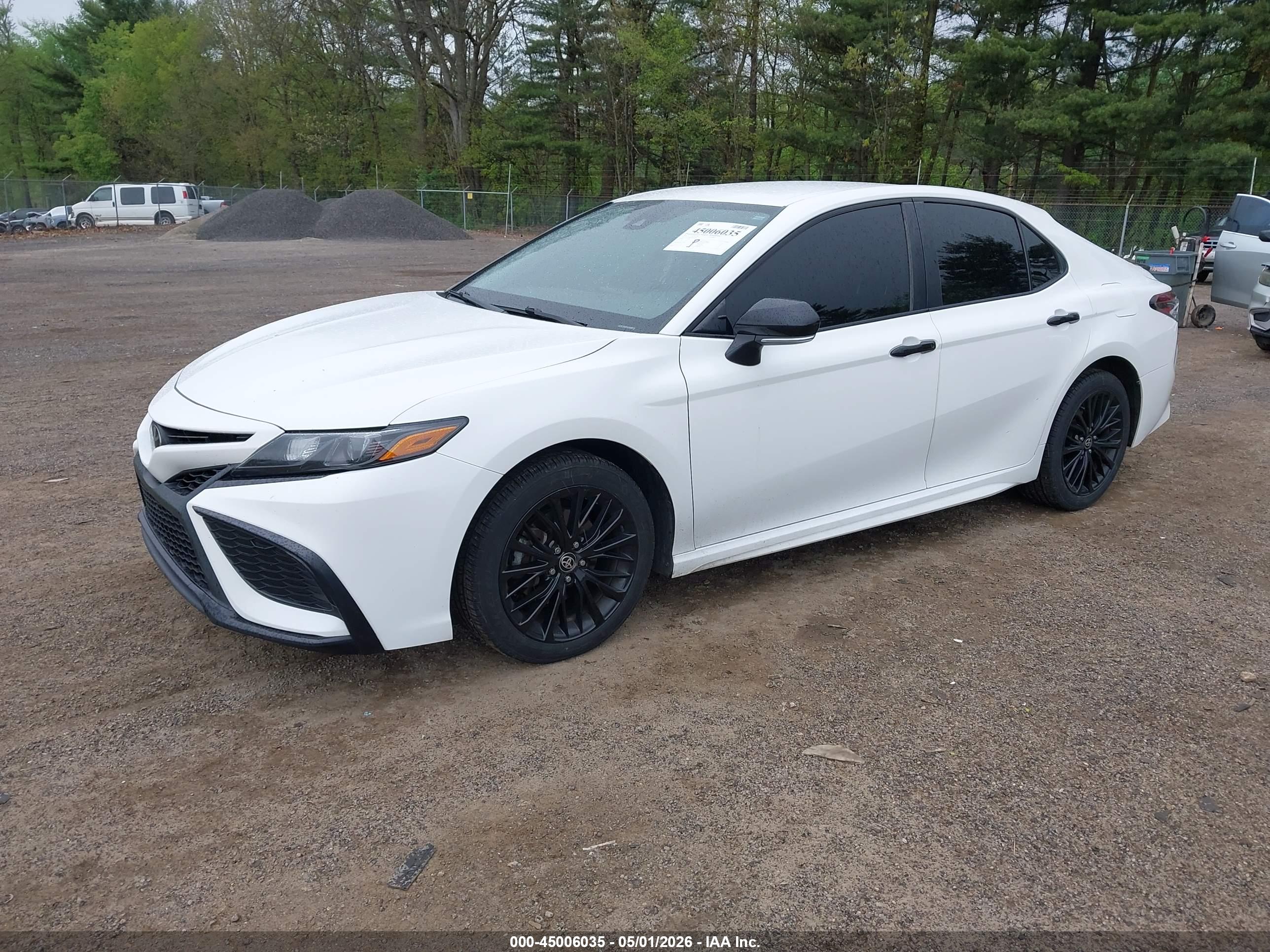TOYOTA CAMRY image 2