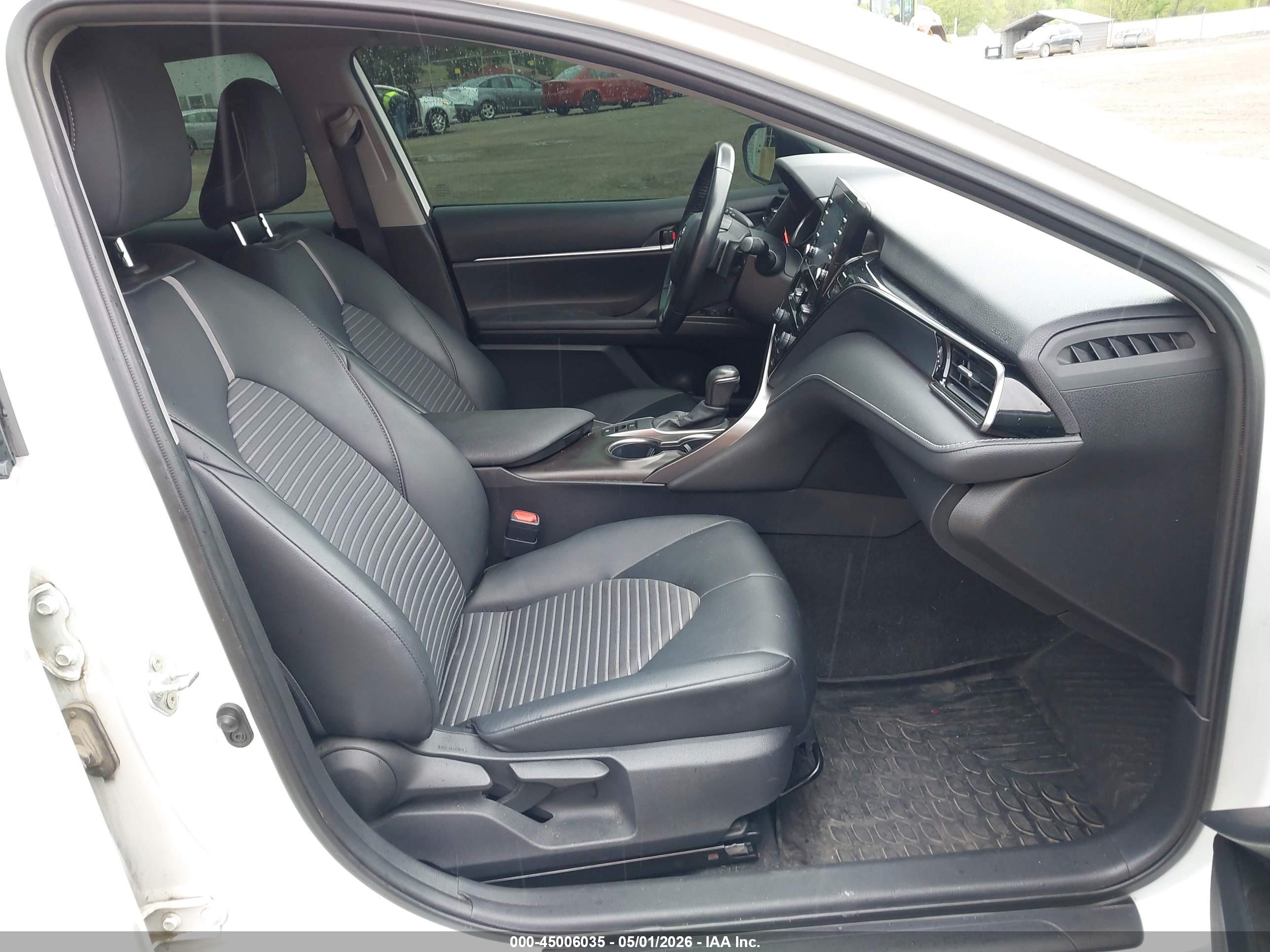 TOYOTA CAMRY image 5