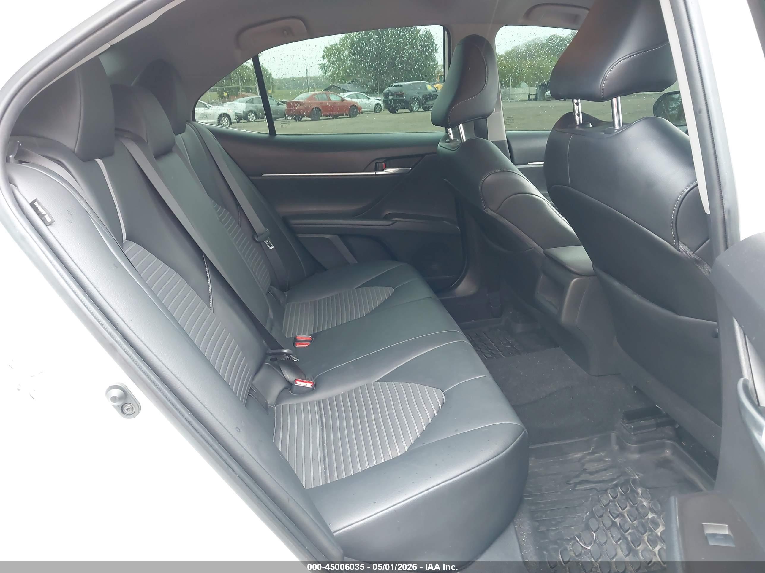 TOYOTA CAMRY image 8