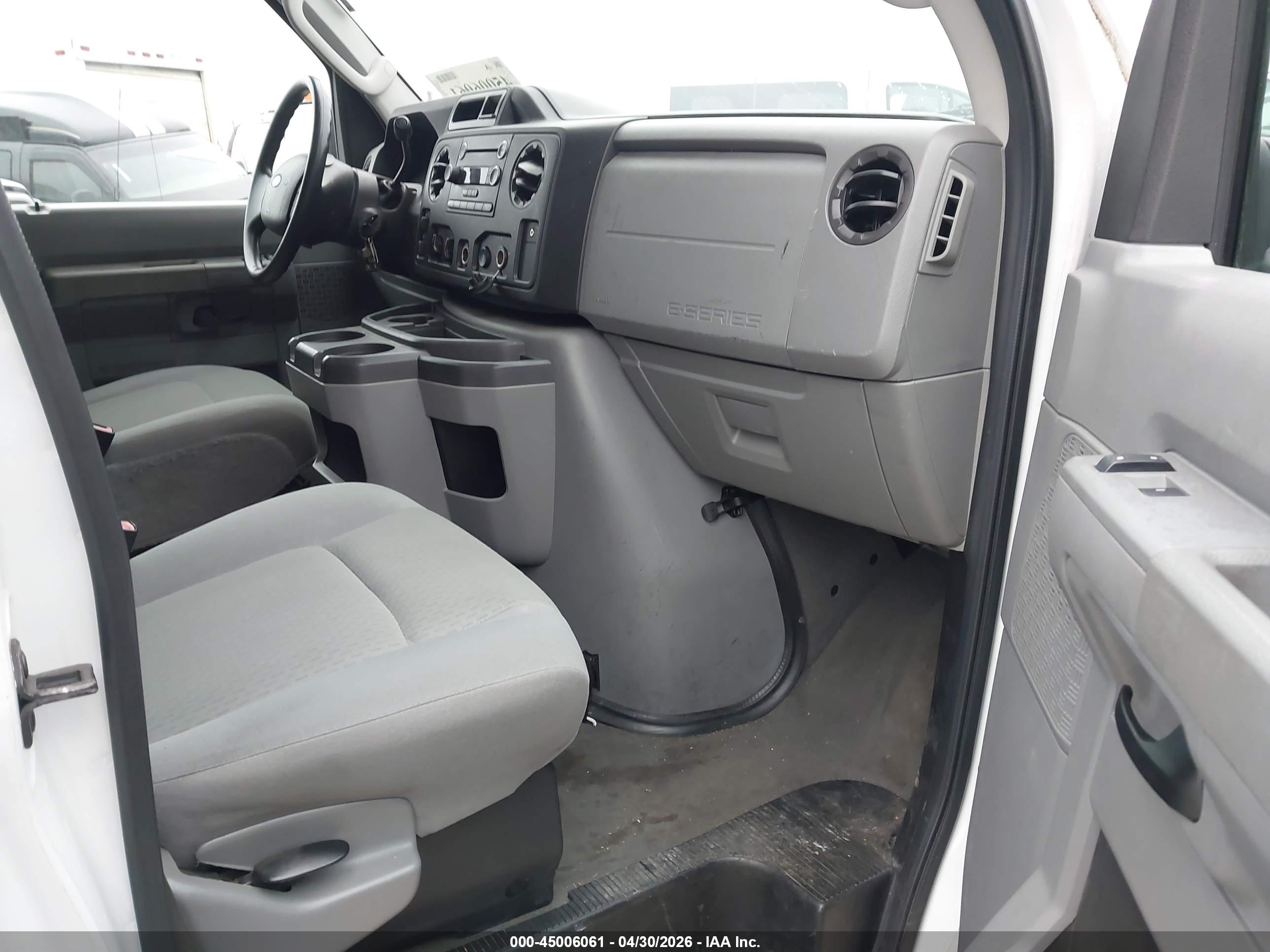 FORD E-350 image 5