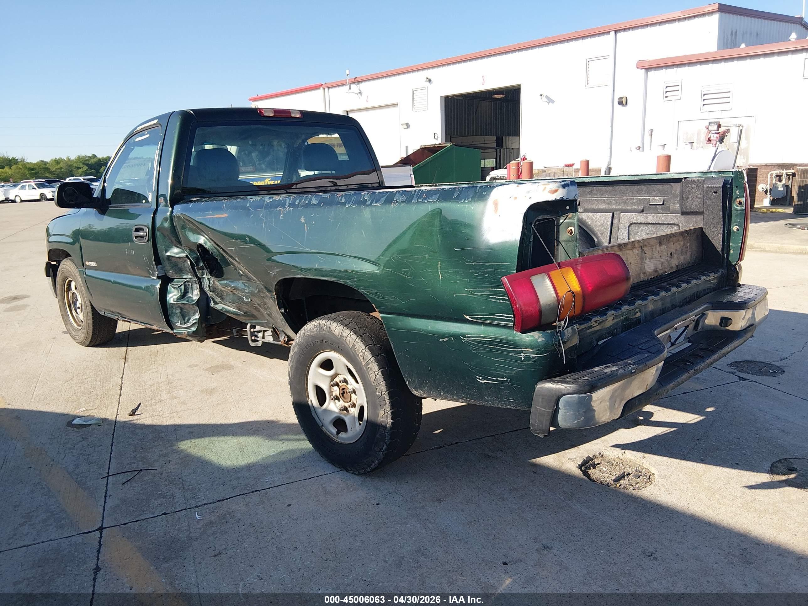 CHEVROLET SILVERADO image 3