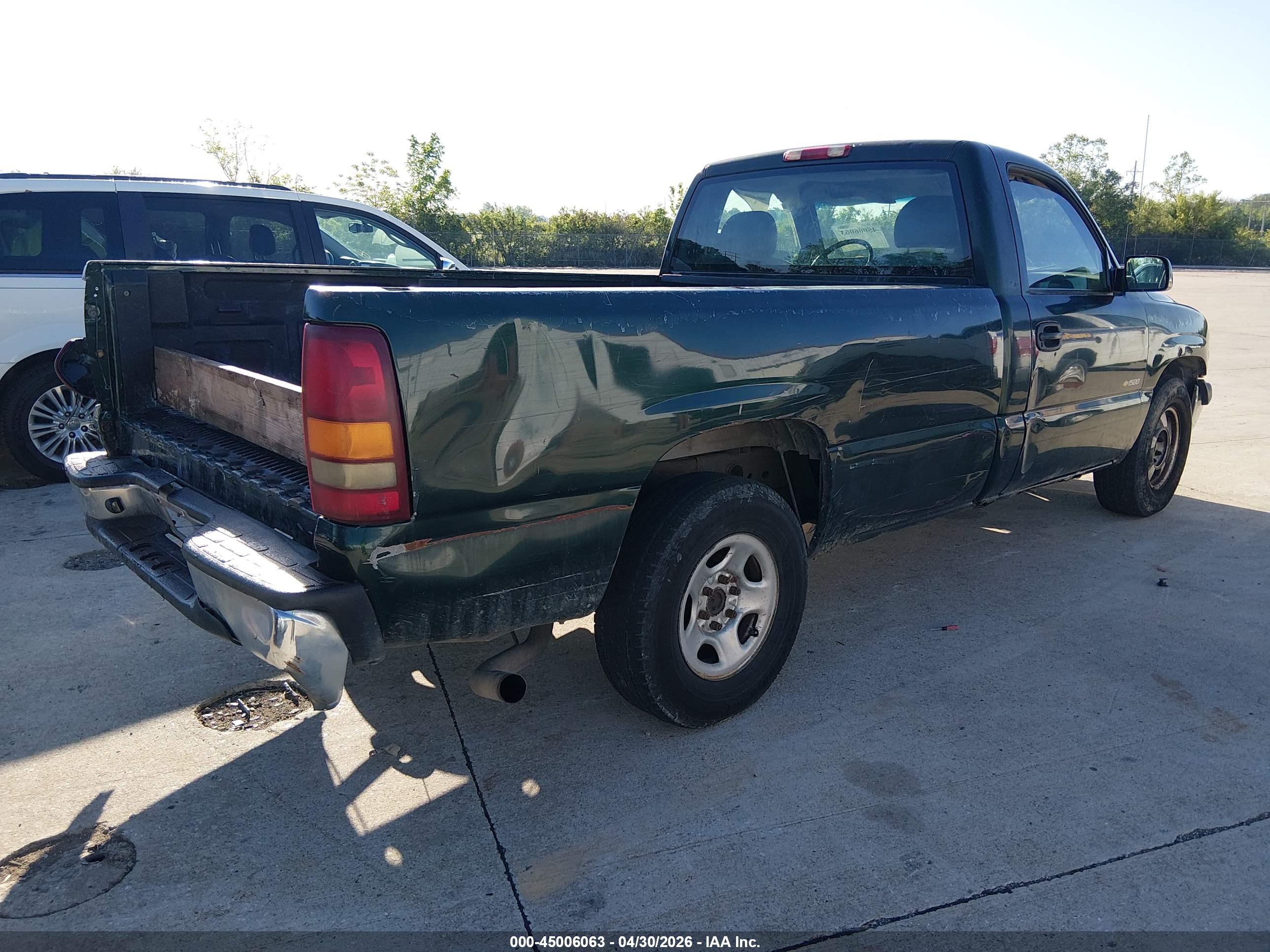 CHEVROLET SILVERADO image 4