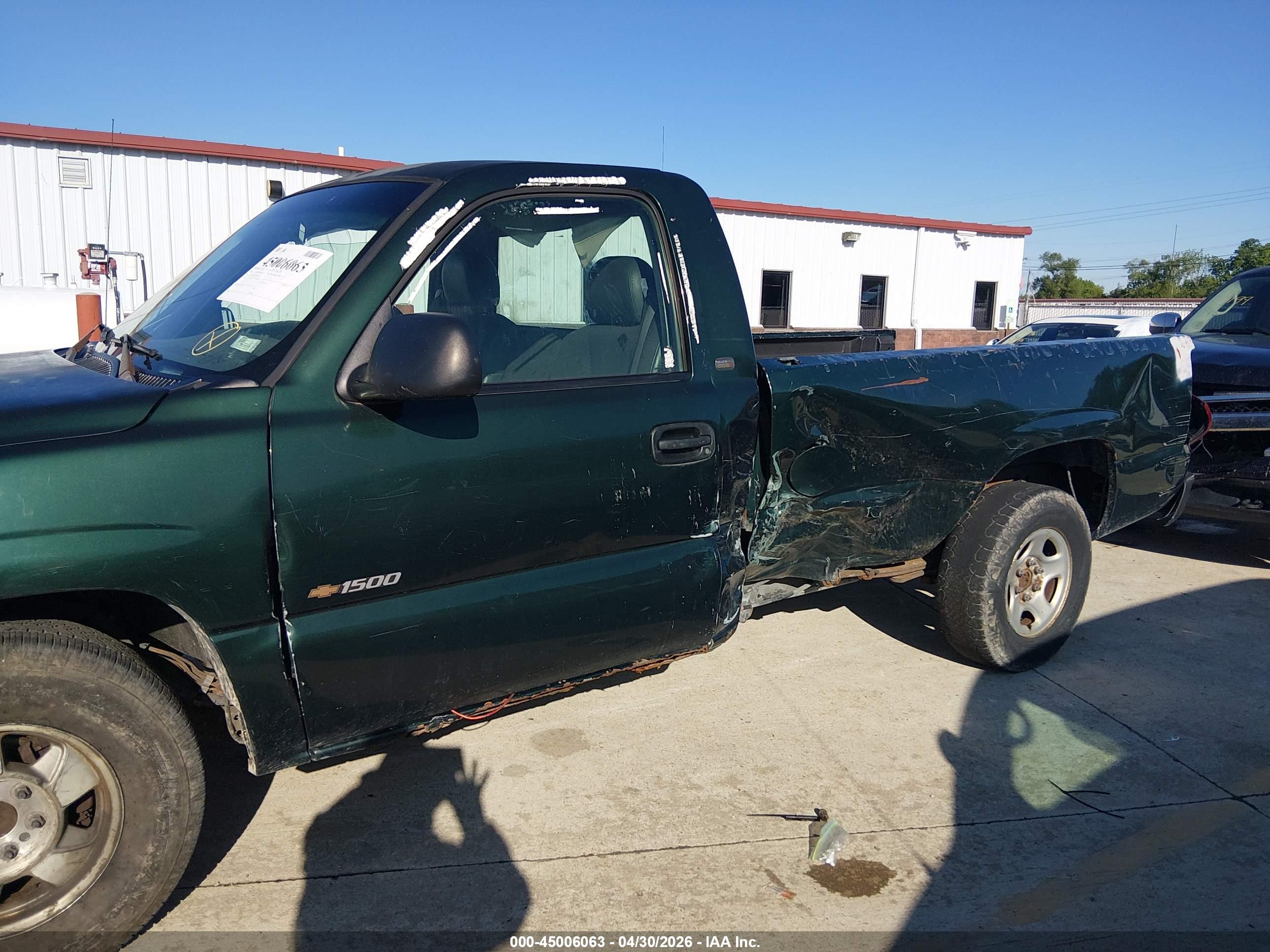 CHEVROLET SILVERADO image 6