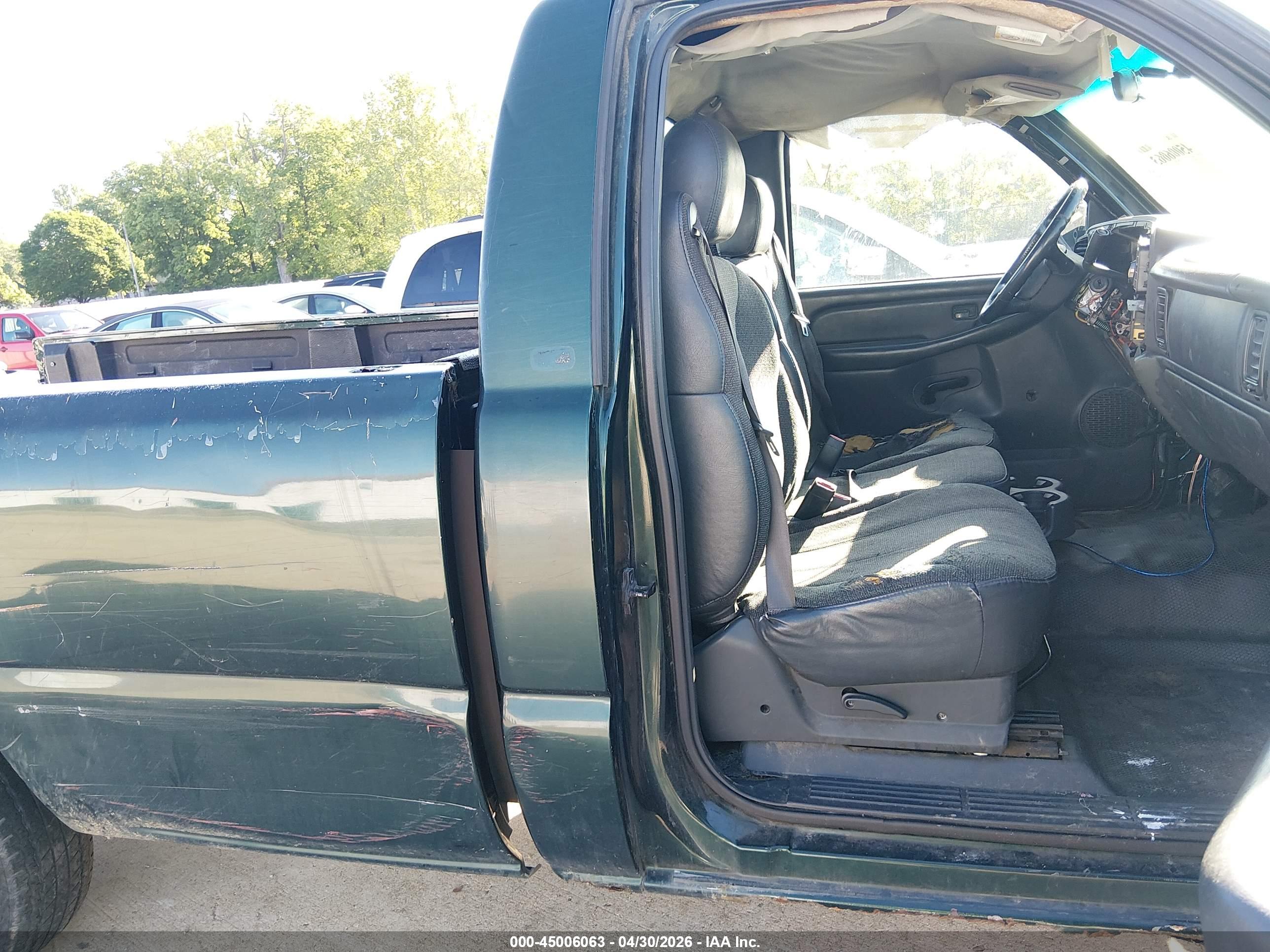 CHEVROLET SILVERADO image 8