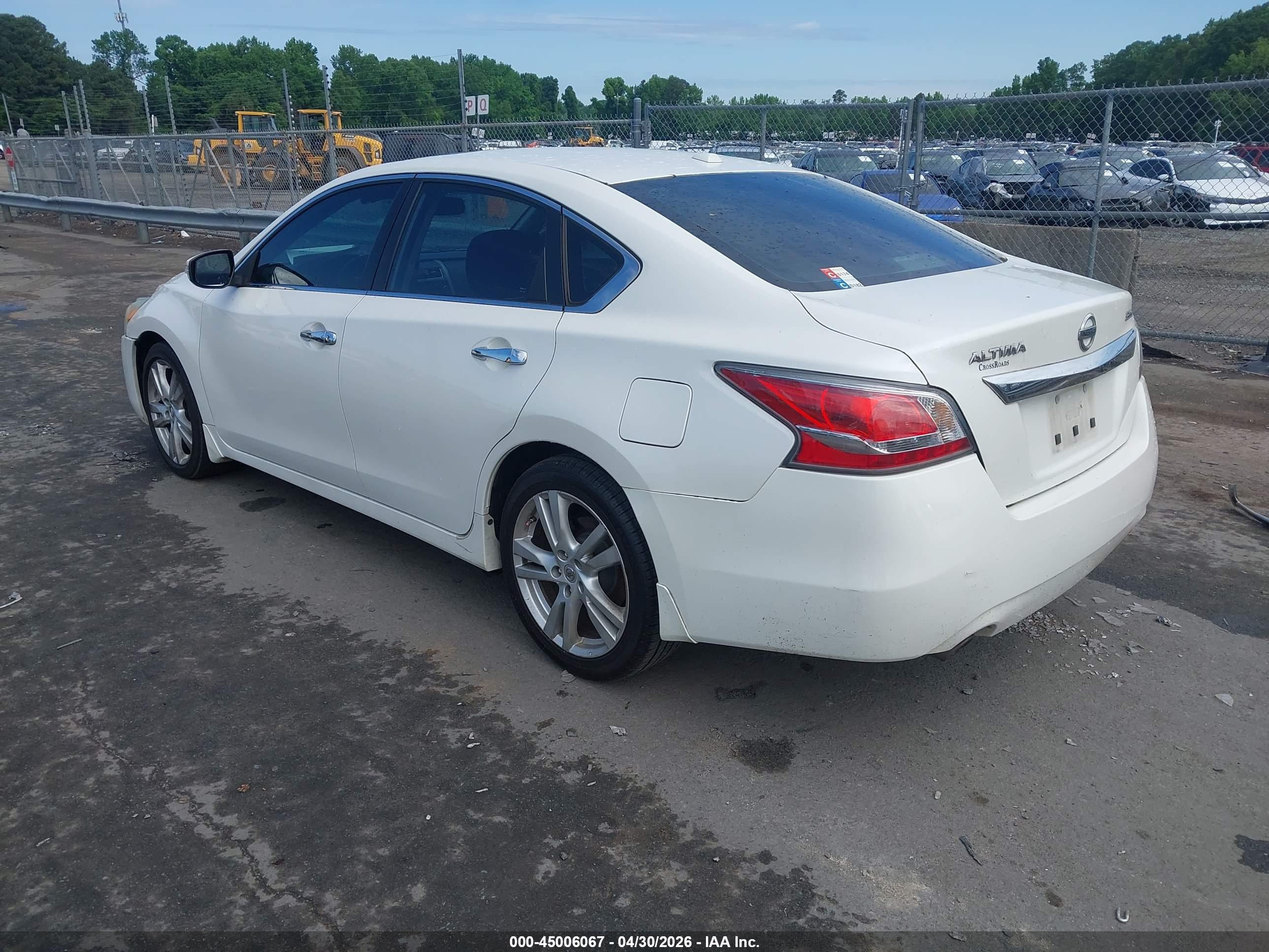 NISSAN ALTIMA image 3