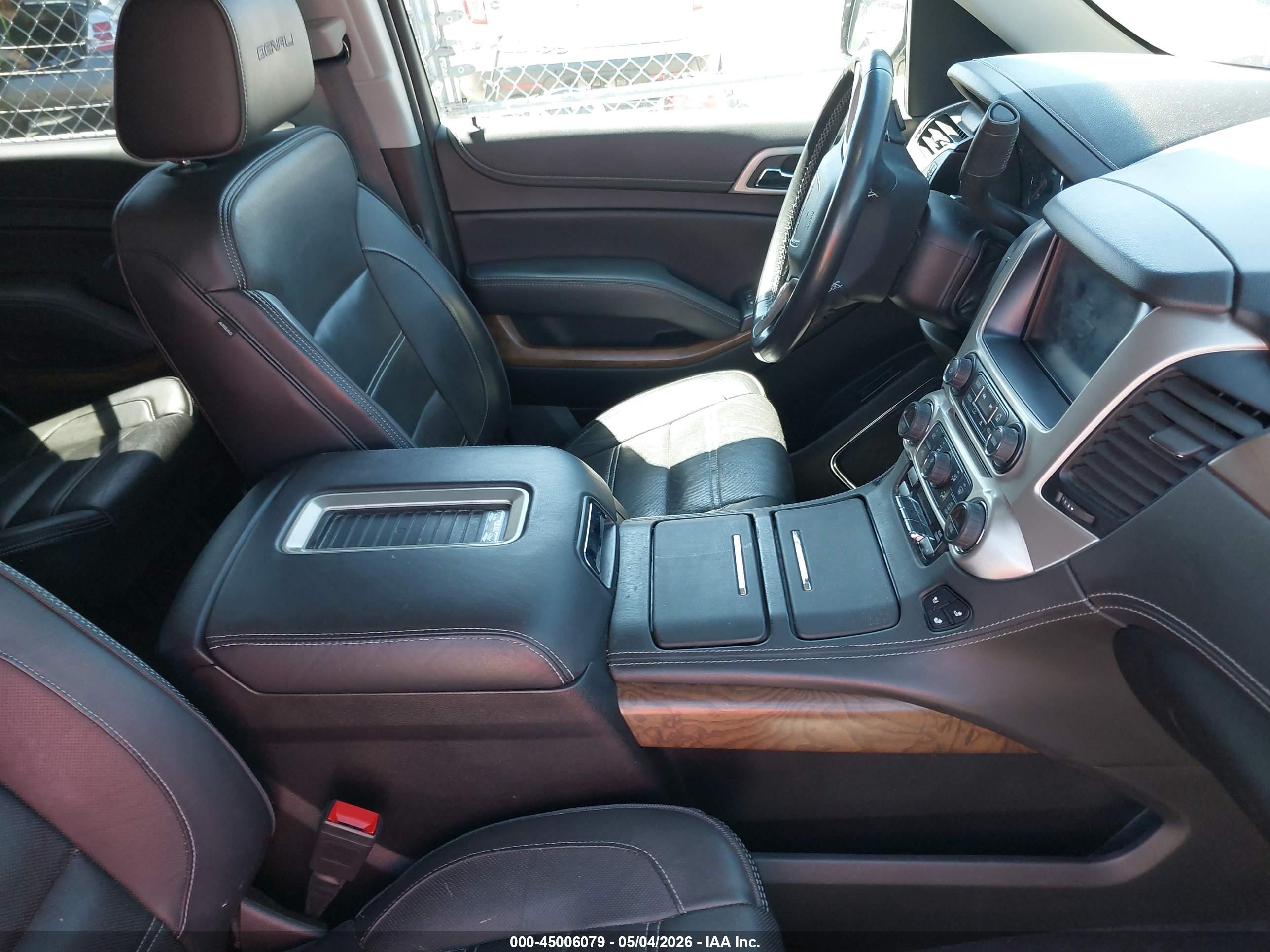 GMC YUKON image 5