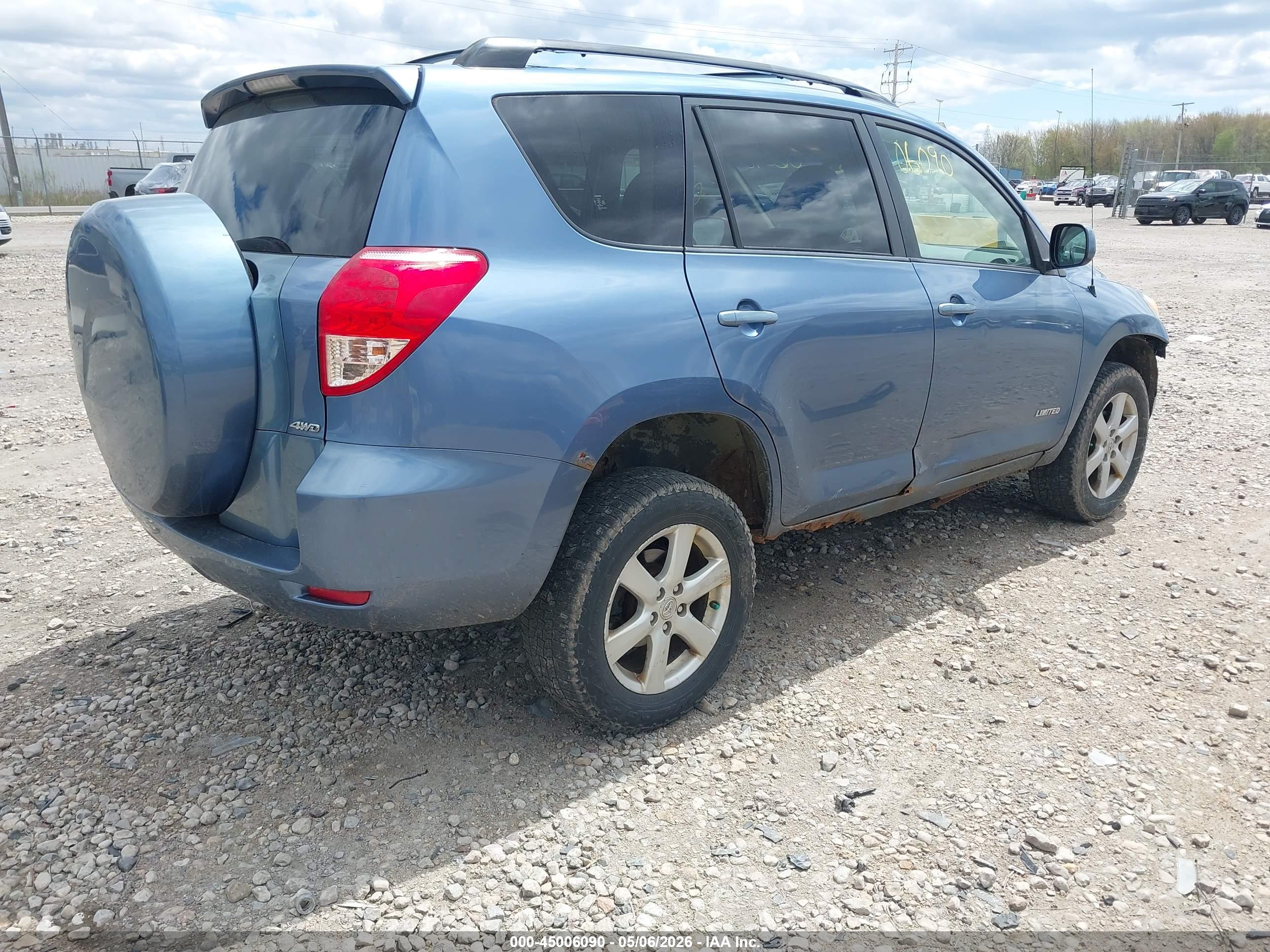 TOYOTA RAV4 image 4