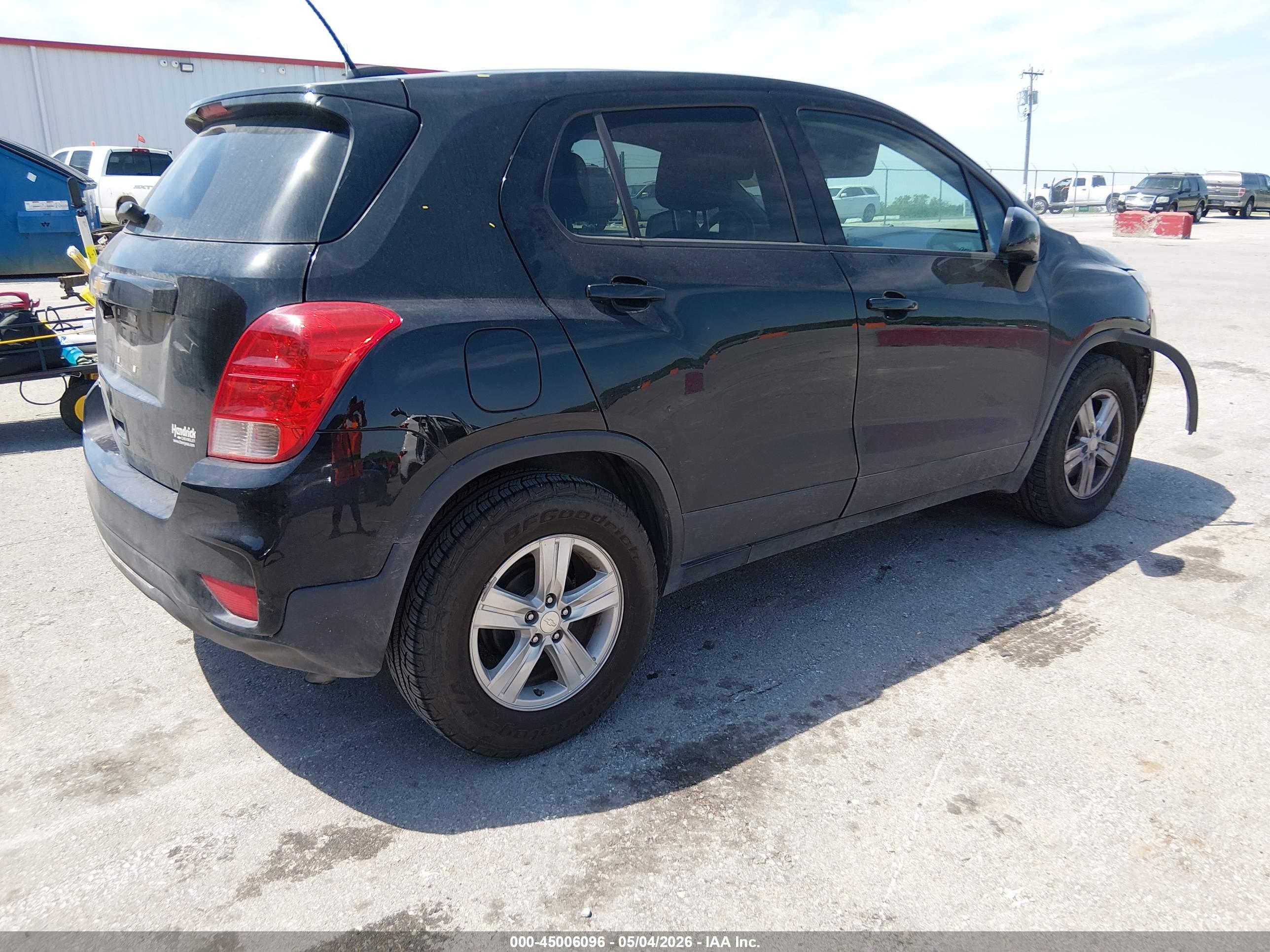 CHEVROLET TRAX image 4